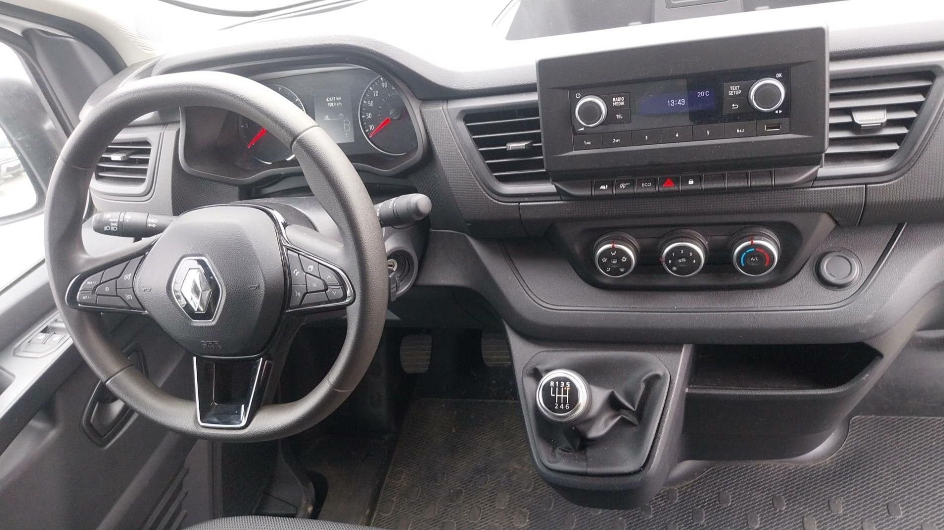 Vente en ligne Renault Trafic 3 Fourgon TRAFIC FGN L2H1 3000 KG BLUE DCI 130 au prix de 24 490 €