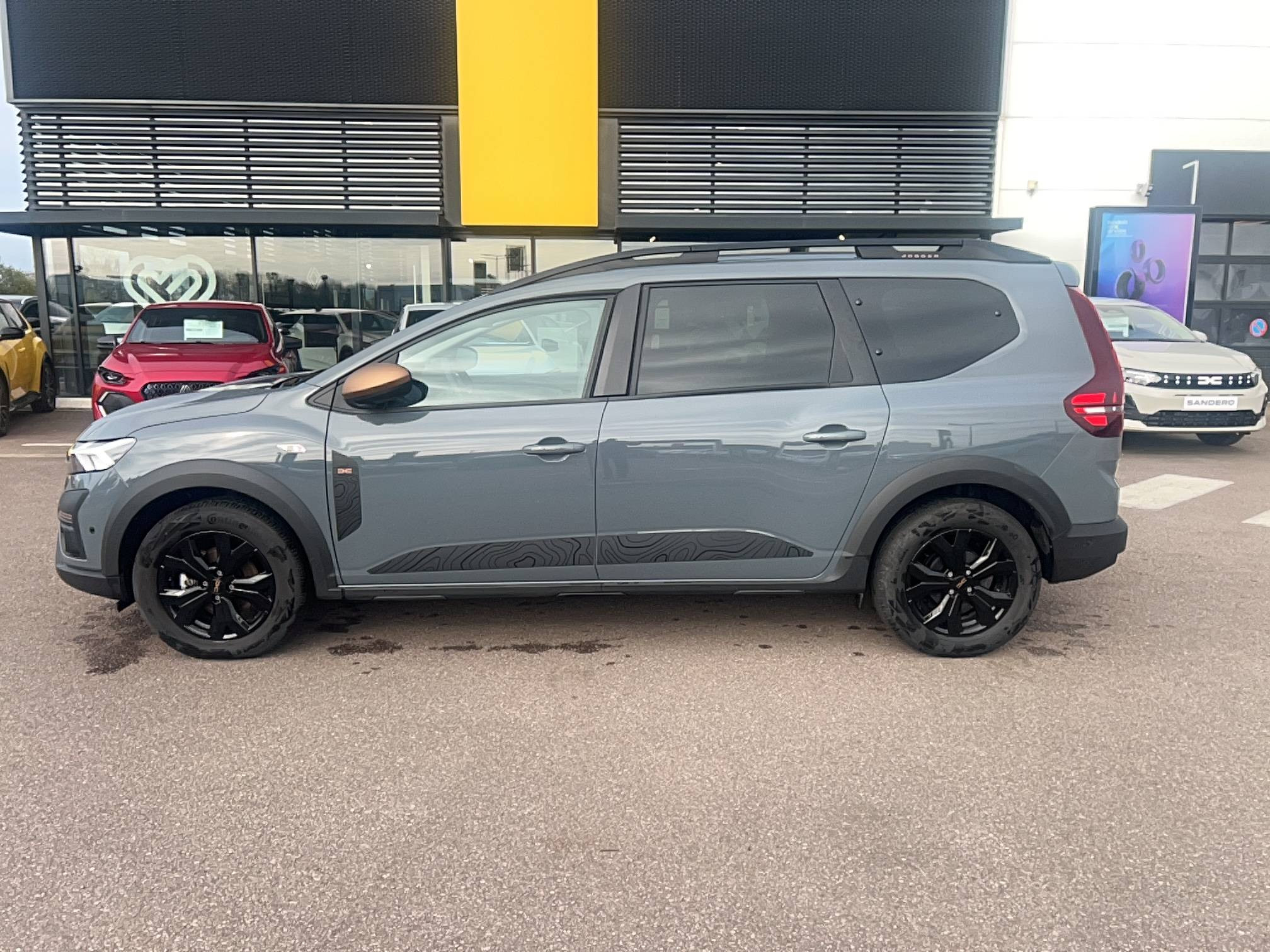 Vente en ligne Dacia Jogger  Hybrid 140 7 places GSR2 au prix de 25 991 €