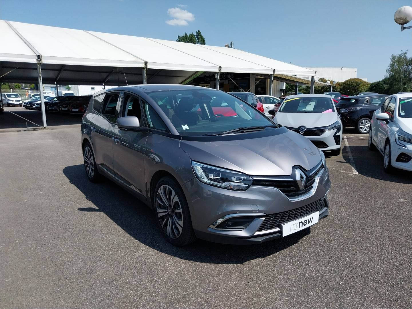 Vente en ligne Renault Grand Scenic 4 Grand Scenic TCe 140 au prix de 19 590 €