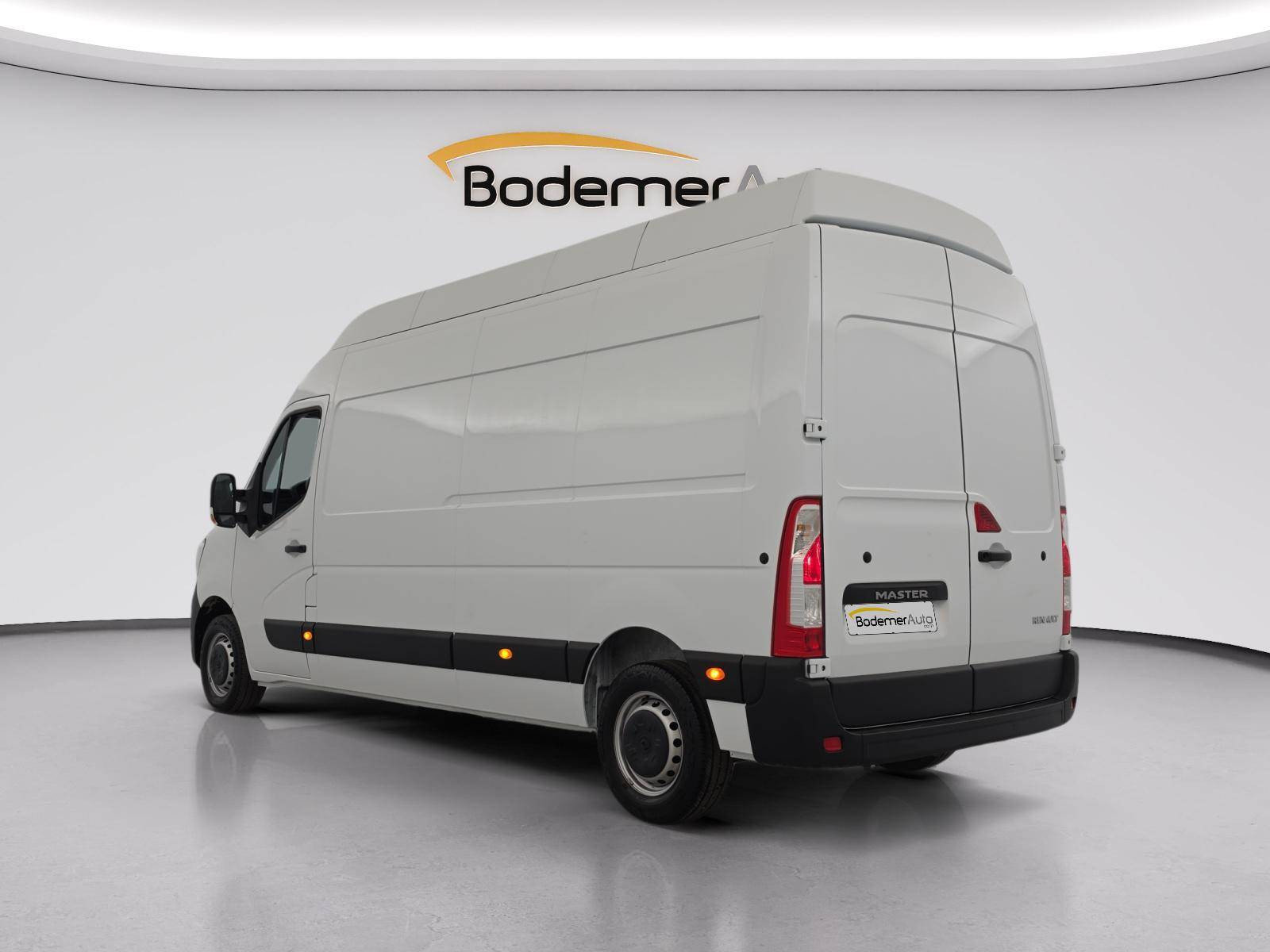 Vente en ligne Renault Master Fourgon MASTER FGN TRAC F3500 L3H3 BLUE DCI 135 au prix de 26 490 €