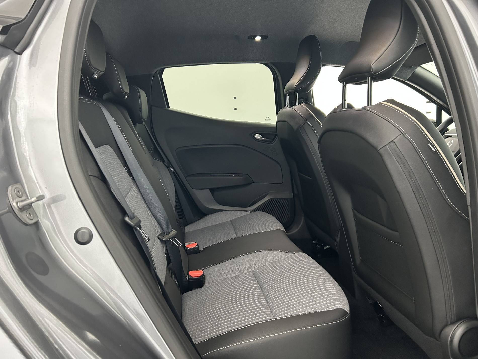 Vente en ligne Renault Clio 5 Clio E-Tech full hybrid 145 ch GSR2 au prix de 22 990 €
