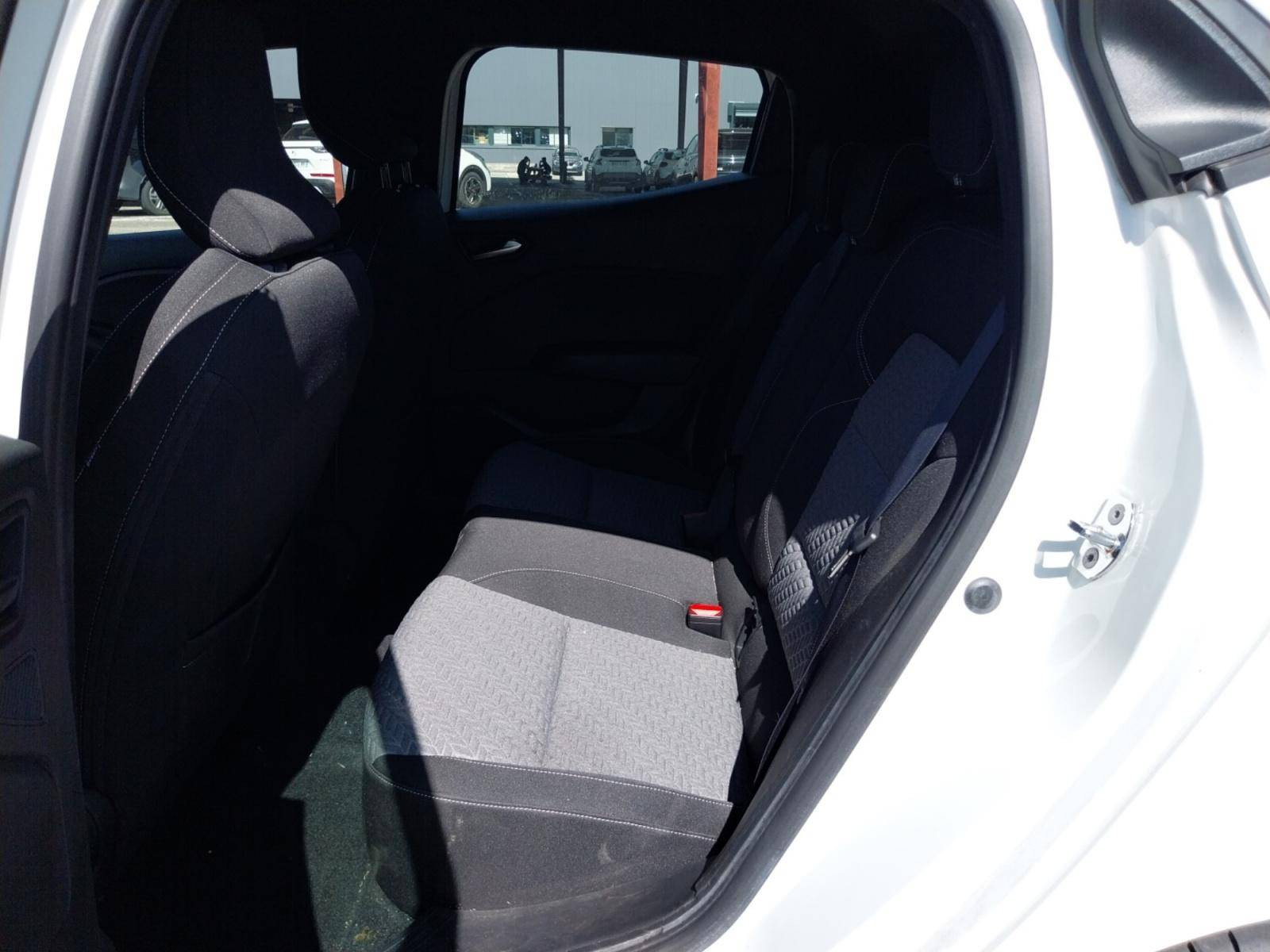 Vente en ligne Renault Clio 5 Clio TCe 90 - 21N au prix de 14 690 €