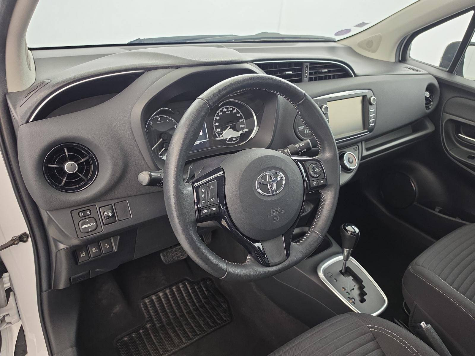 Vente en ligne Toyota Yaris Yaris Pro 110 VVT-i CVT au prix de 12 990 €