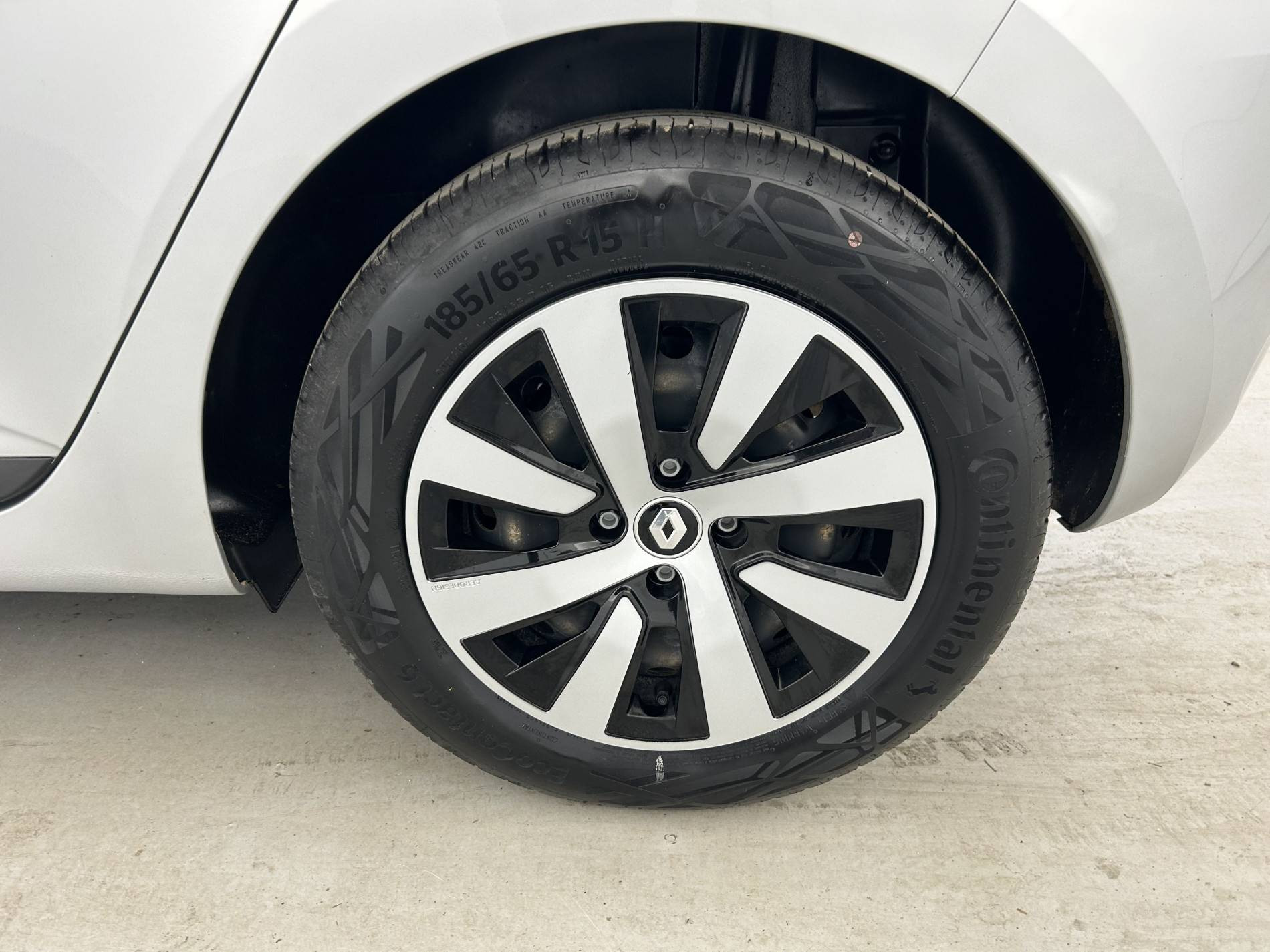 Vente en ligne Renault Clio 5 Clio TCe 90 au prix de 13 290 €