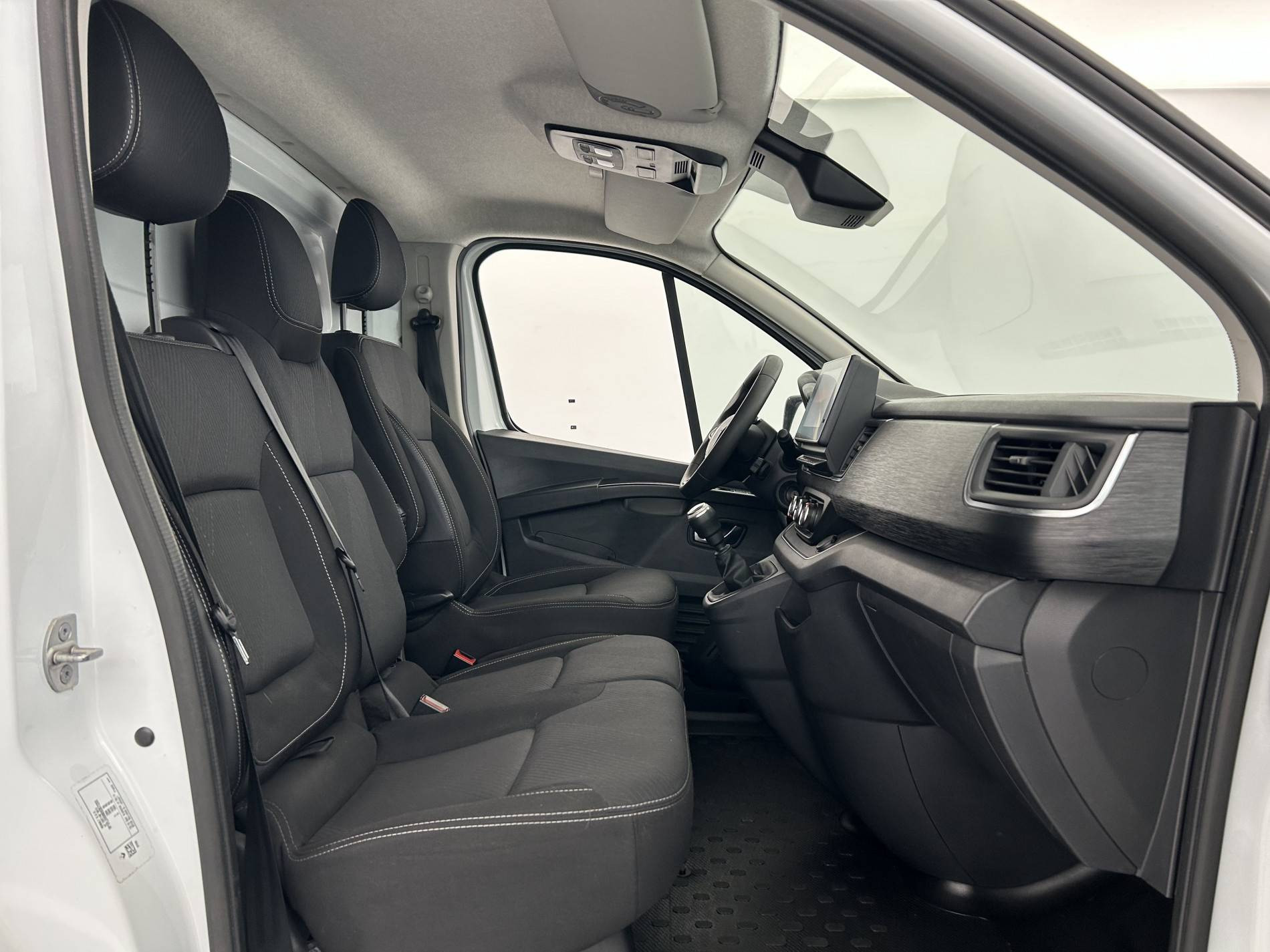 Vente en ligne Renault Trafic 3 Fourgon TRAFIC FGN L1H1 2800 KG BLUE DCI 130 au prix de 19 490 €