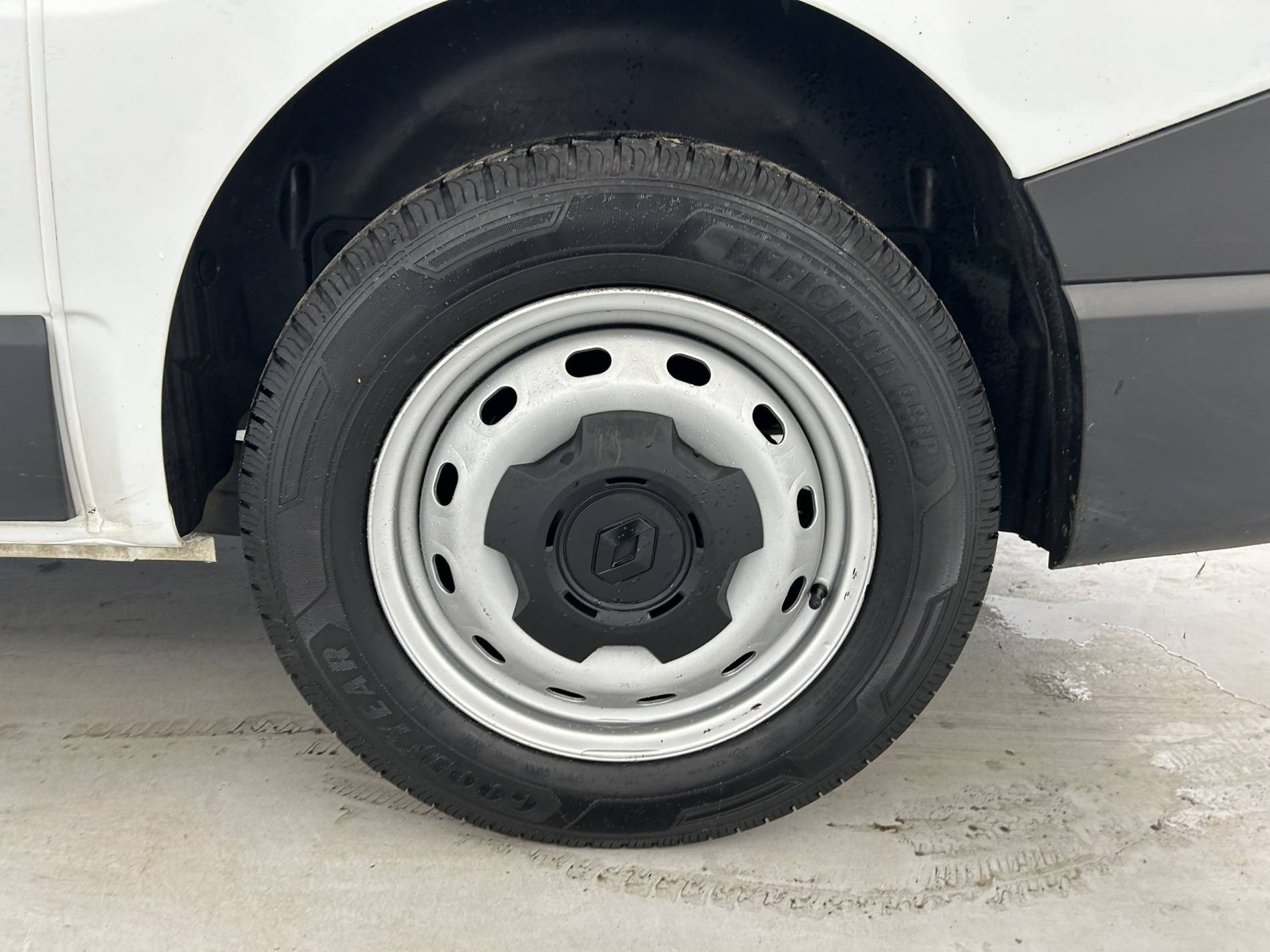 Vente en ligne Renault Trafic 3 Fourgon TRAFIC FGN L1H1 2800 KG BLUE DCI 110 au prix de 20 990 €