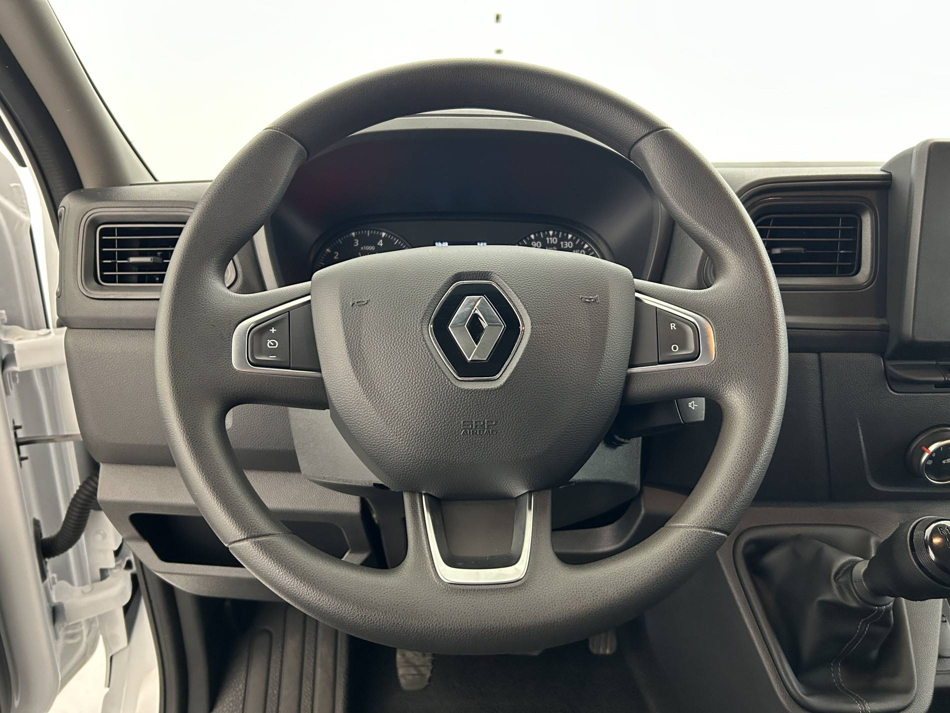 Vente en ligne Renault Master Fourgon MASTER FGN TRAC F3500 L2H2 BLUE DCI 135 au prix de 27 990 €