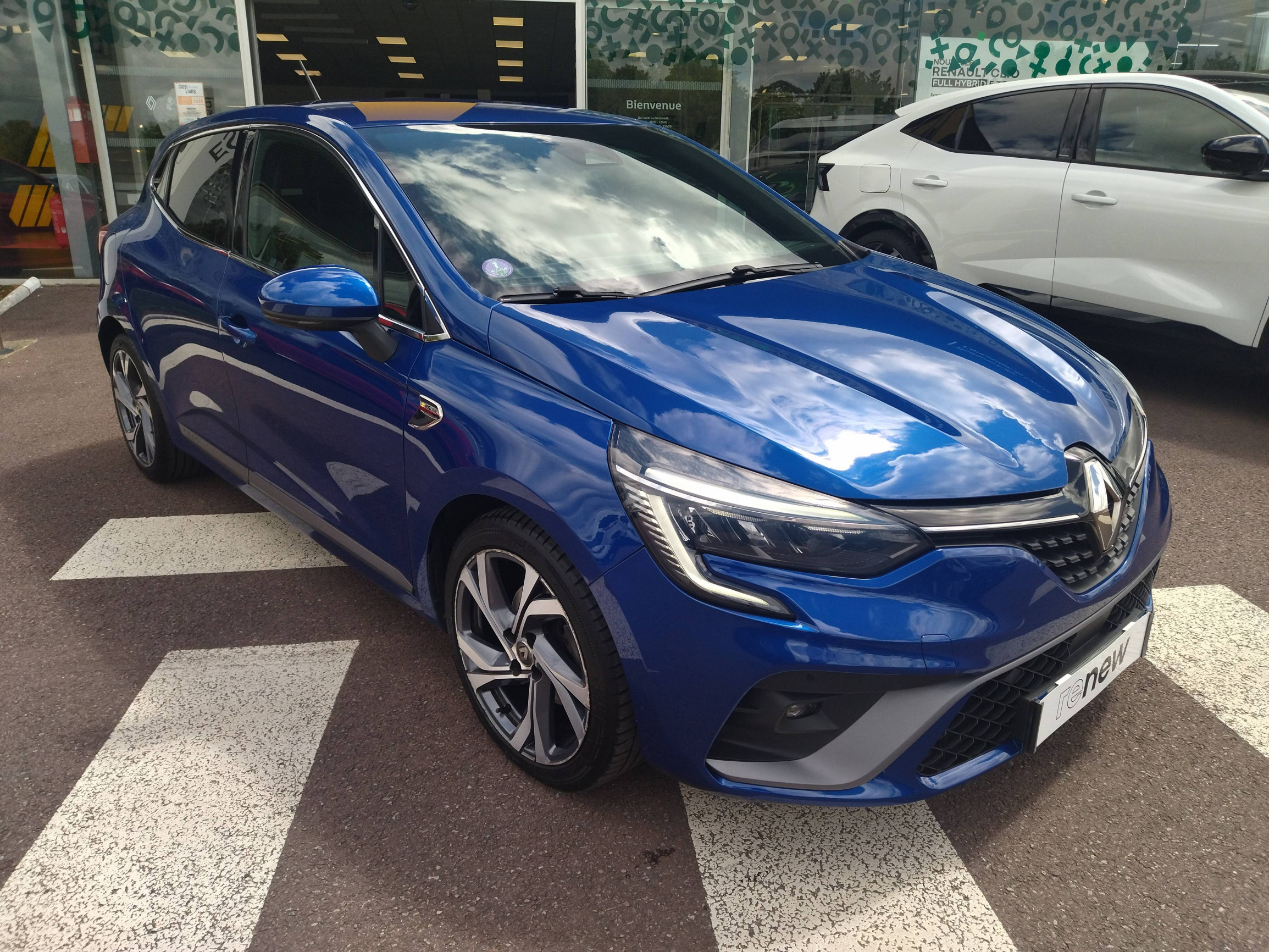 Vente en ligne Renault Clio 5 Clio TCe 140 - 21 au prix de 15 540 €