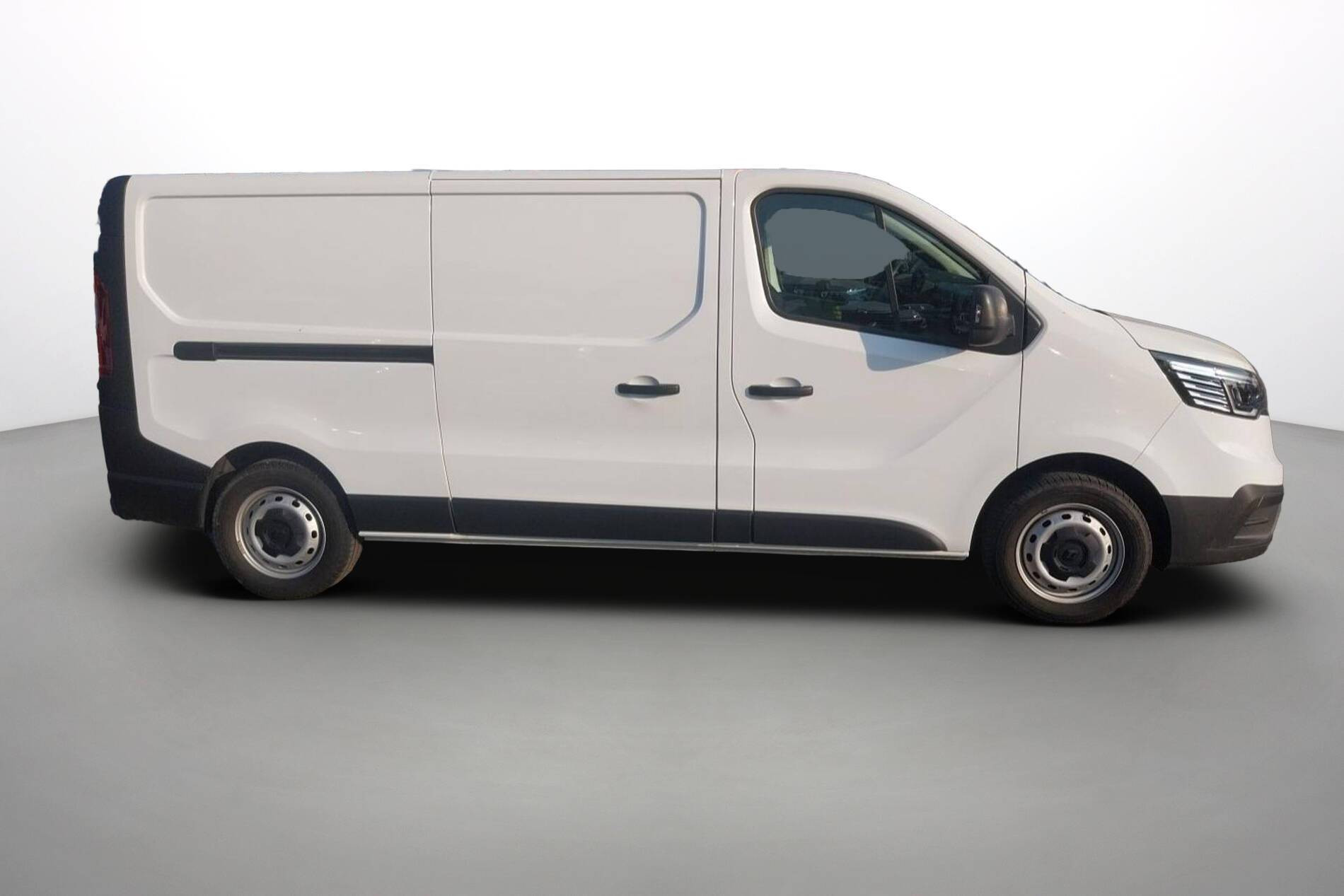 Vente en ligne Renault Trafic 3 Fourgon TRAFIC FGN L2H1 3000 KG BLUE DCI 130 au prix de 23 990 €