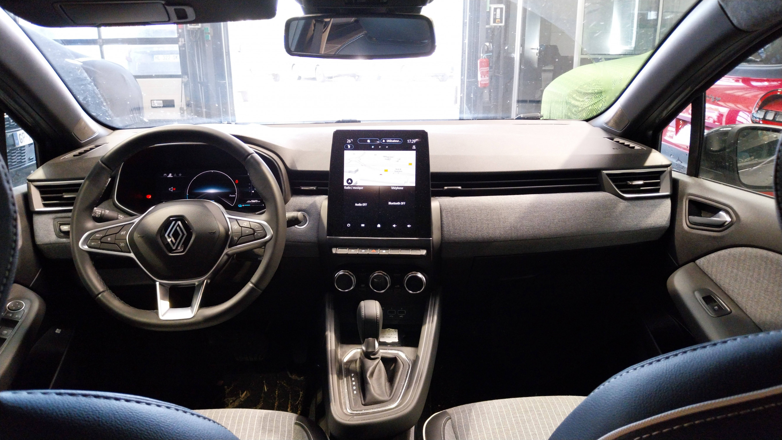 Vente en ligne Renault Clio 5 Clio E-Tech full hybrid 145 au prix de 16 990 €