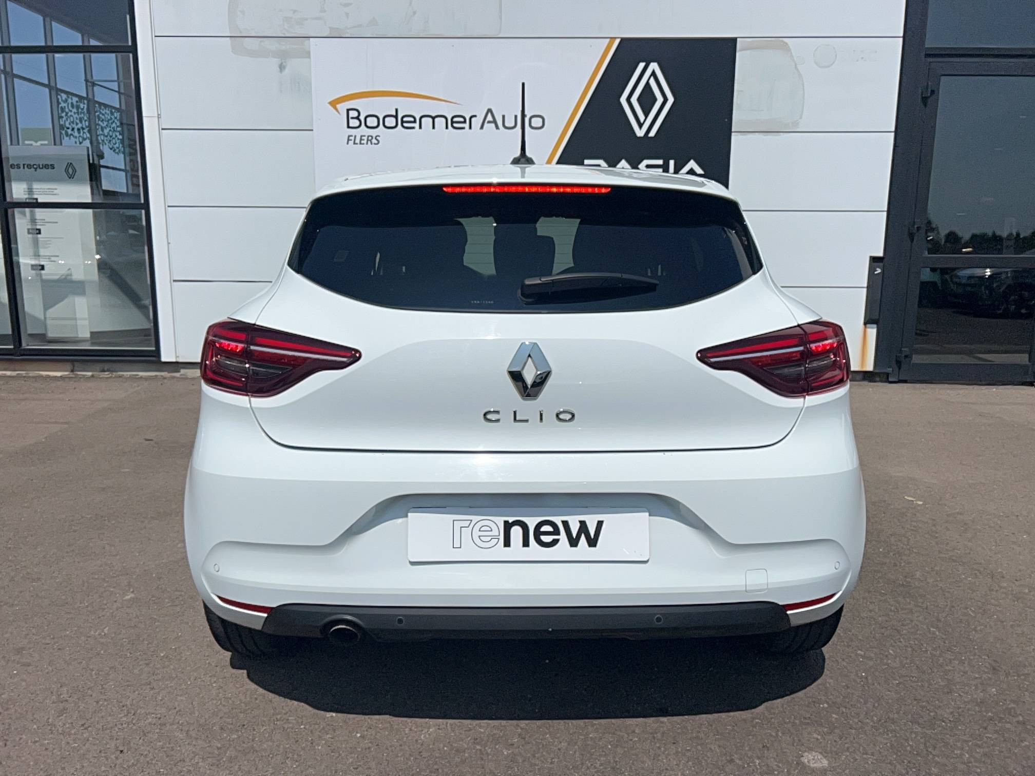 Vente en ligne Renault Clio 5 Clio TCe 90 au prix de 13 490 €
