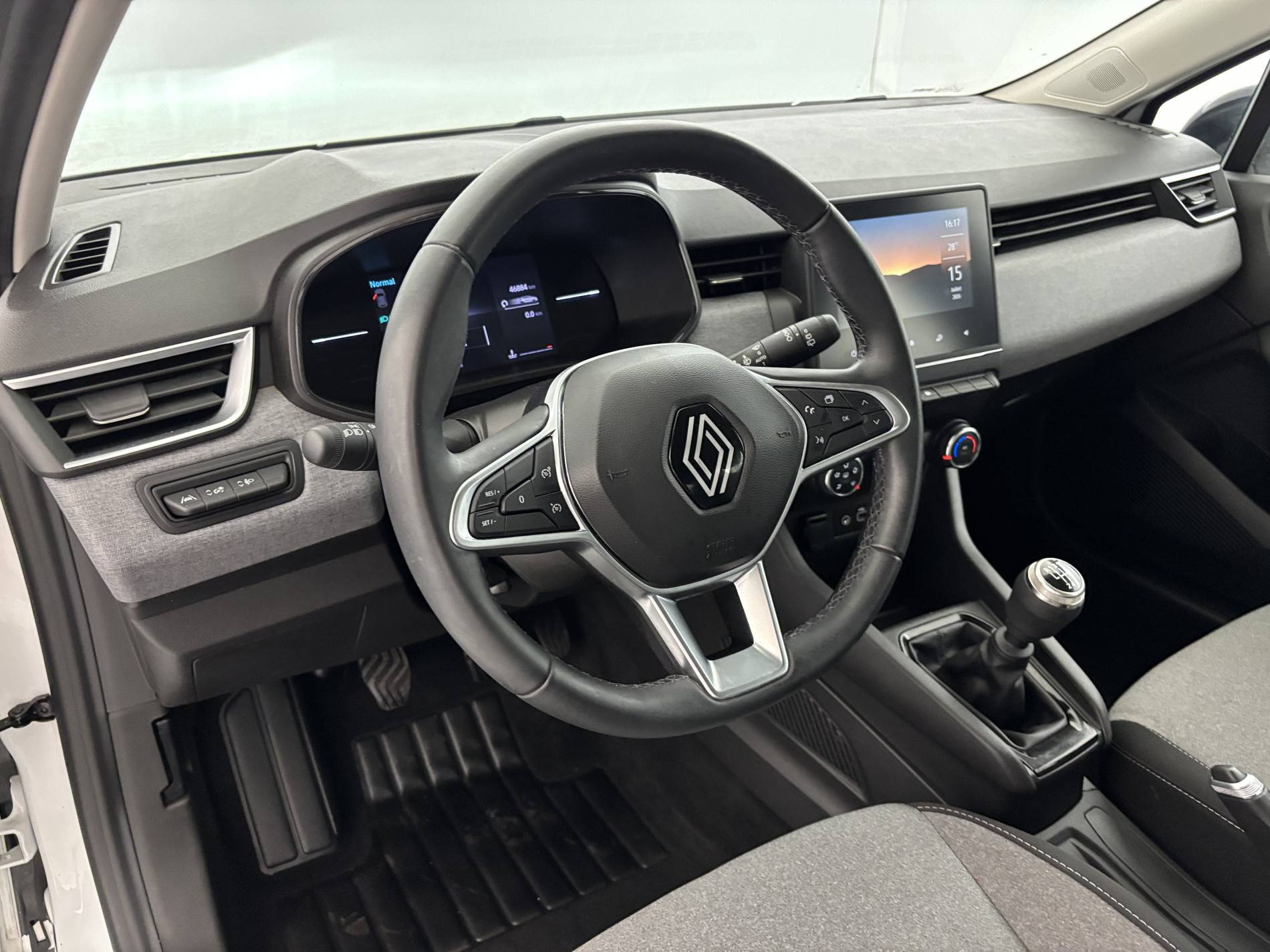 Vente en ligne Renault Clio 5 Clio TCe 90 au prix de 14 190 €