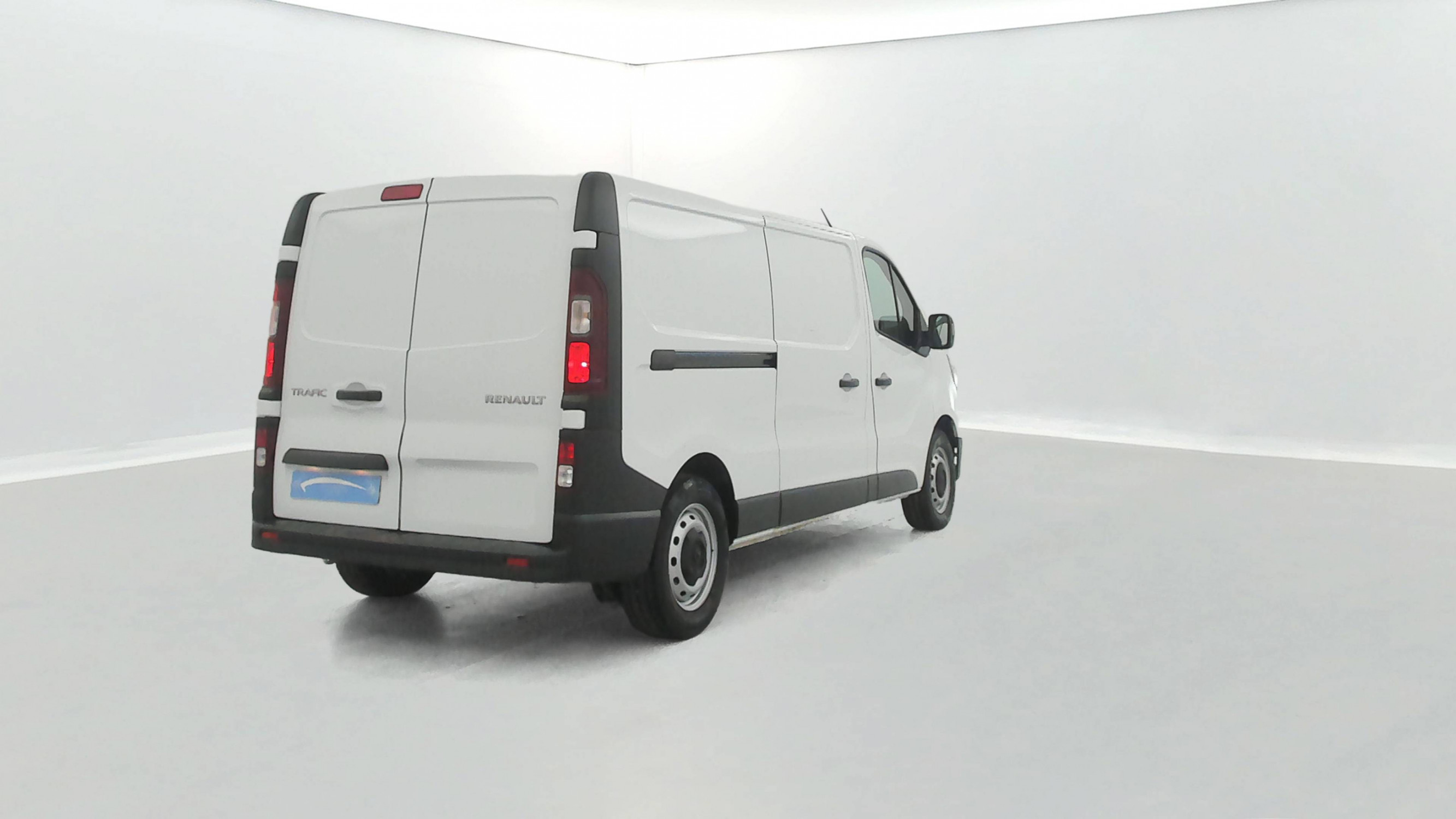 Vente en ligne Renault Trafic 3 Fourgon TRAFIC FGN L2H1 3000 KG BLUE DCI 130 au prix de 22 990 €