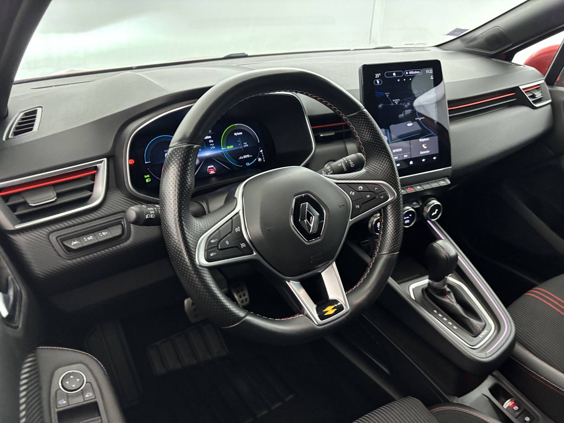 Vente en ligne Renault Clio 5 Clio E-Tech 140 - 21N au prix de 18 390 €