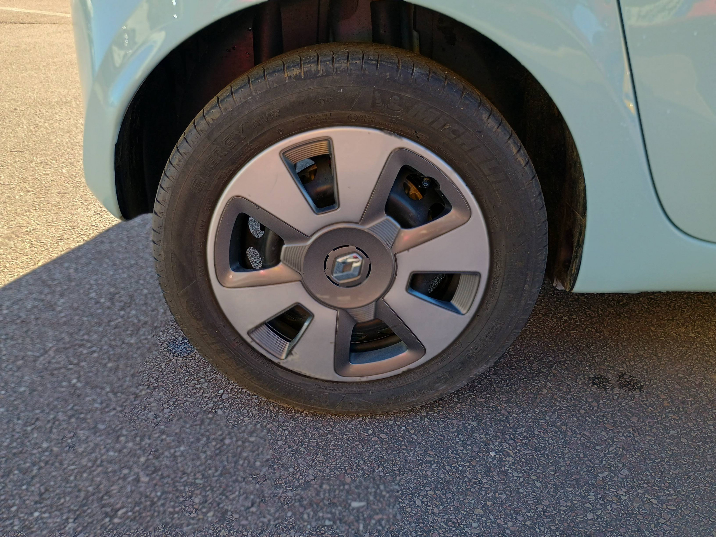 Vente en ligne Renault Twingo 3  1.0 SCe 70 au prix de 12 991 €