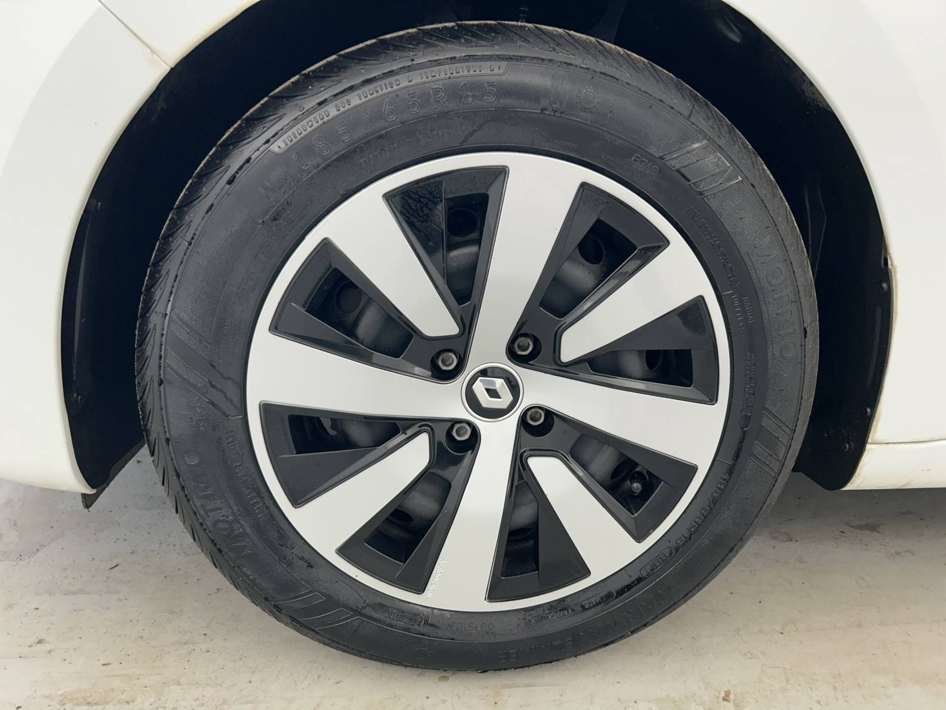 Vente en ligne Renault Clio 5 Clio TCe 90 au prix de 13 890 €