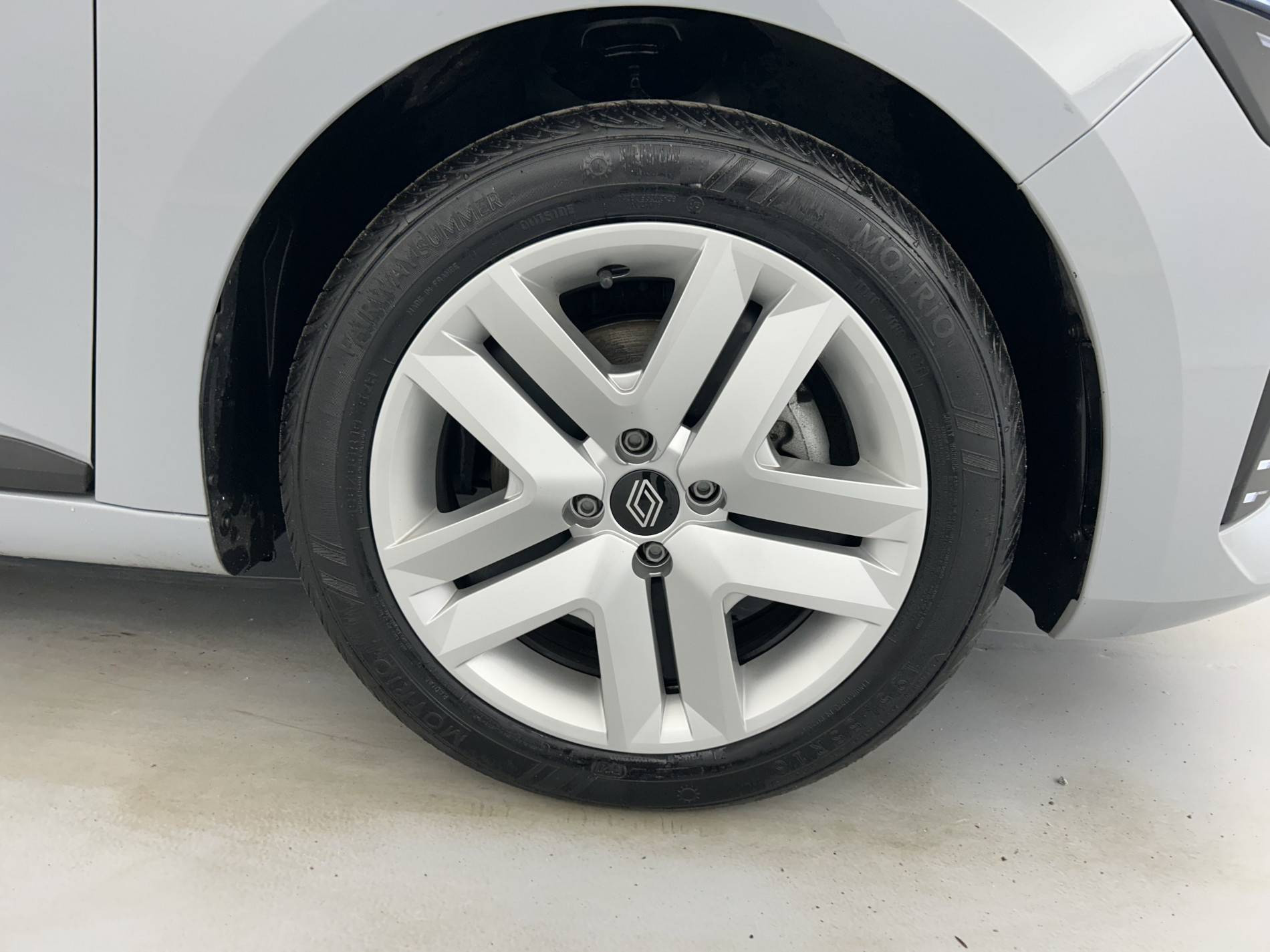 Vente en ligne Renault Clio 5 Clio E-Tech full hybrid 145 ch GSR2 au prix de 19 990 €