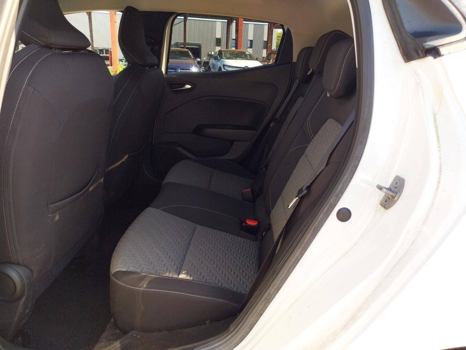 Vente en ligne Renault Clio 5 Clio TCe 90 au prix de 14 790 €