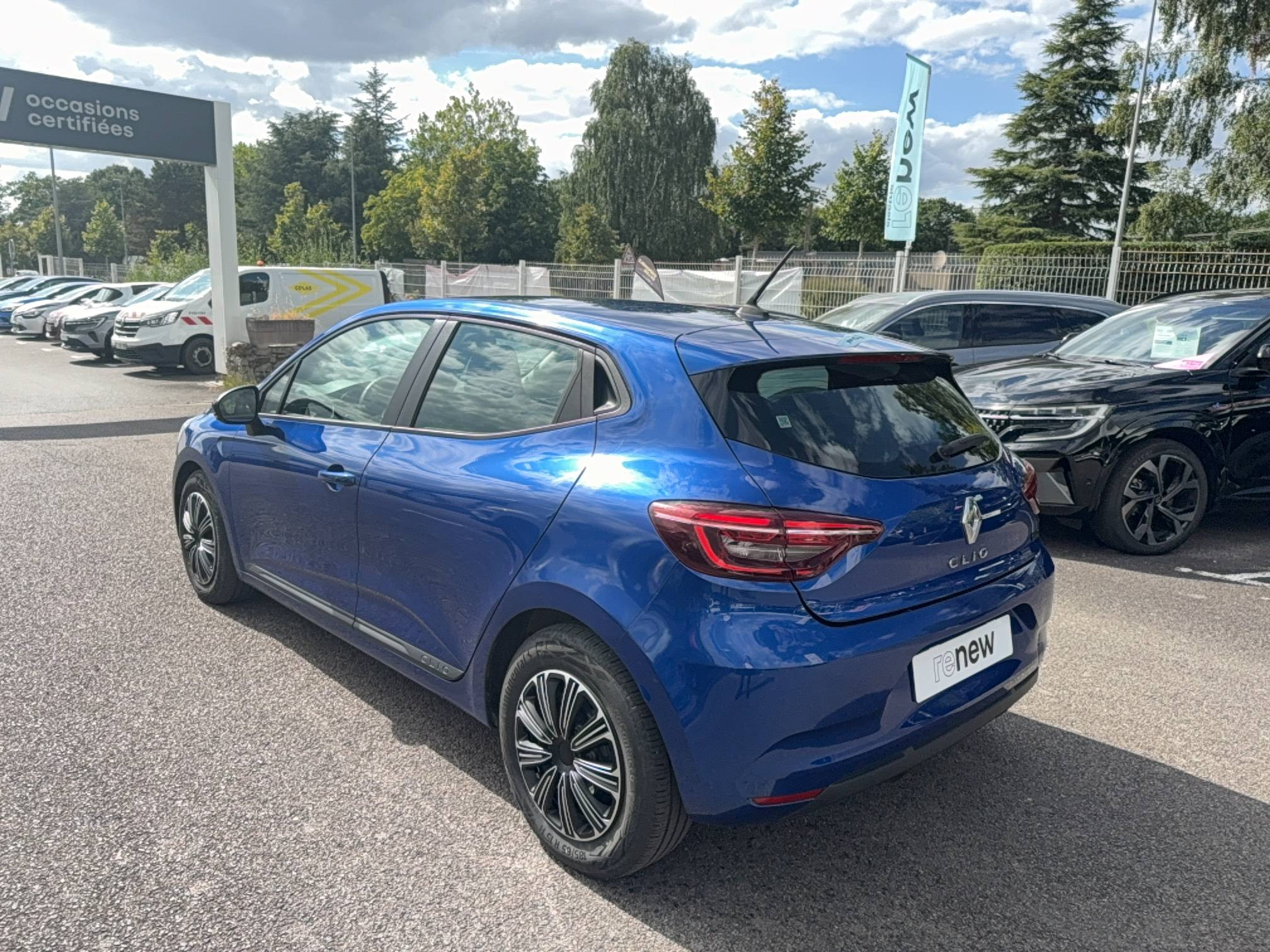 Vente en ligne Renault Clio 5 Clio E-Tech full hybrid 145 au prix de 16 690 €