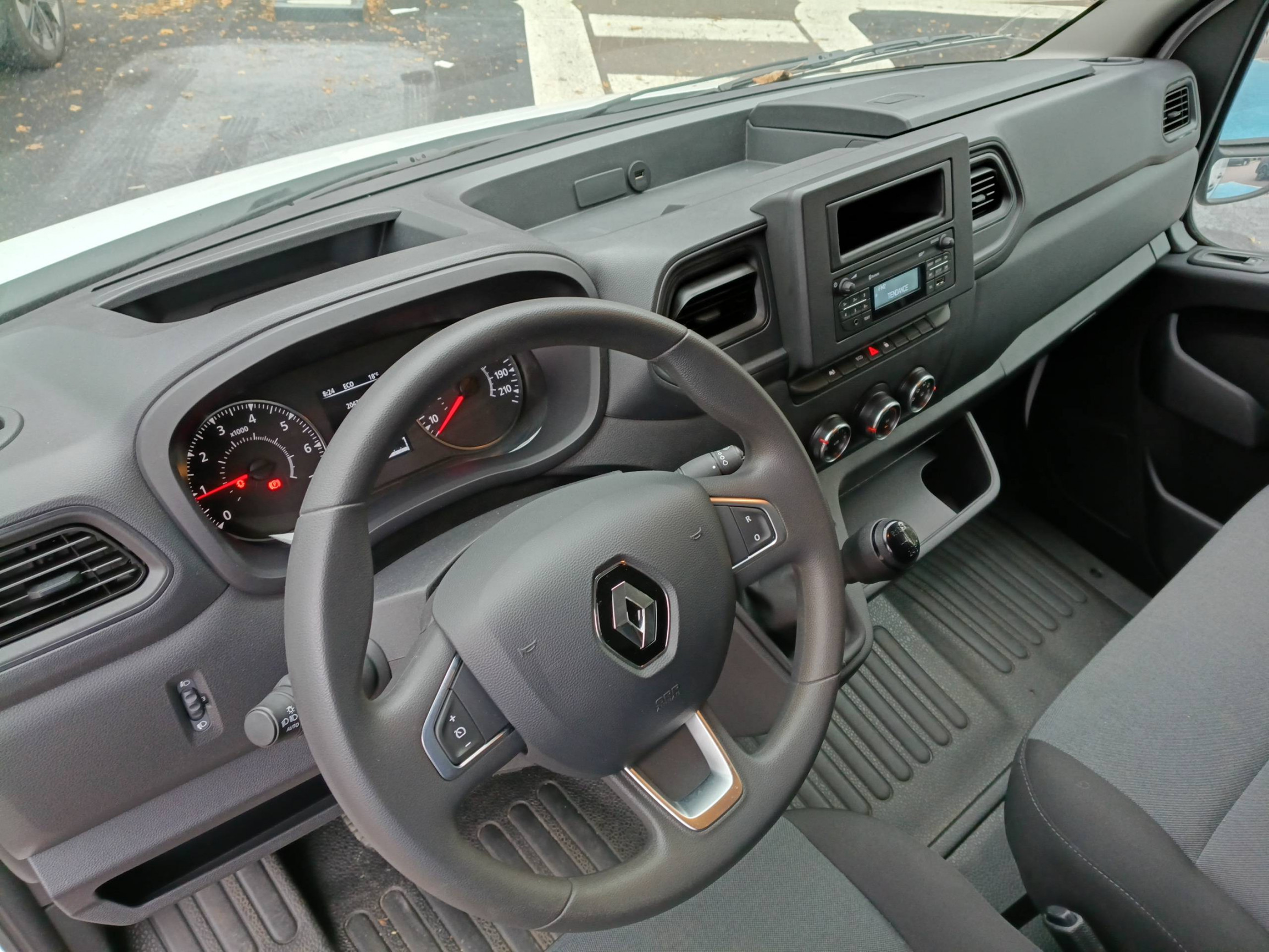 Vente en ligne Renault Master Fourgon MASTER FGN TRAC F3500 L3H3 BLUE DCI 135 au prix de 26 490 €