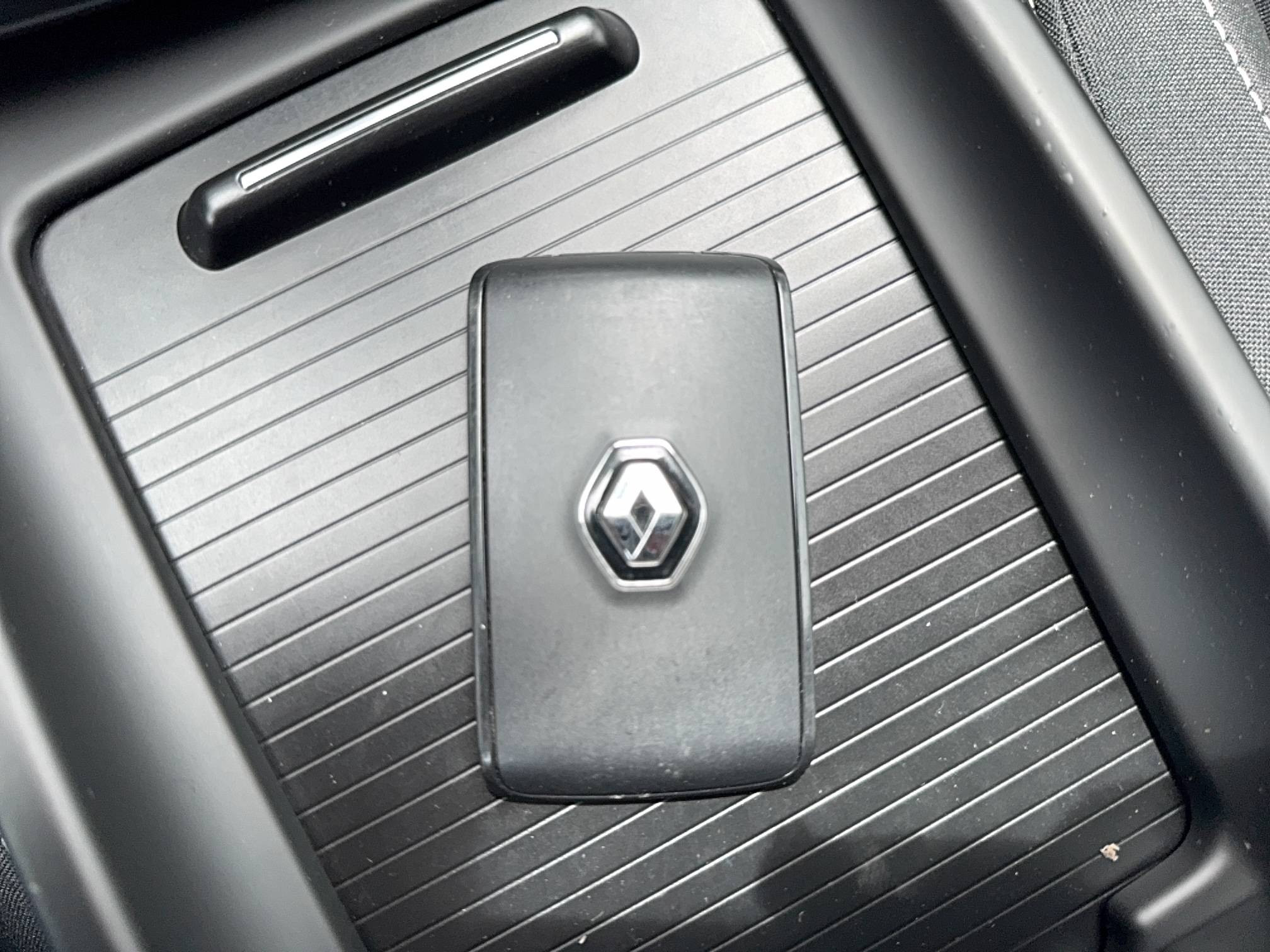 Vente en ligne Renault Scenic 4 Scenic Blue dCi 120 au prix de 14 290 €