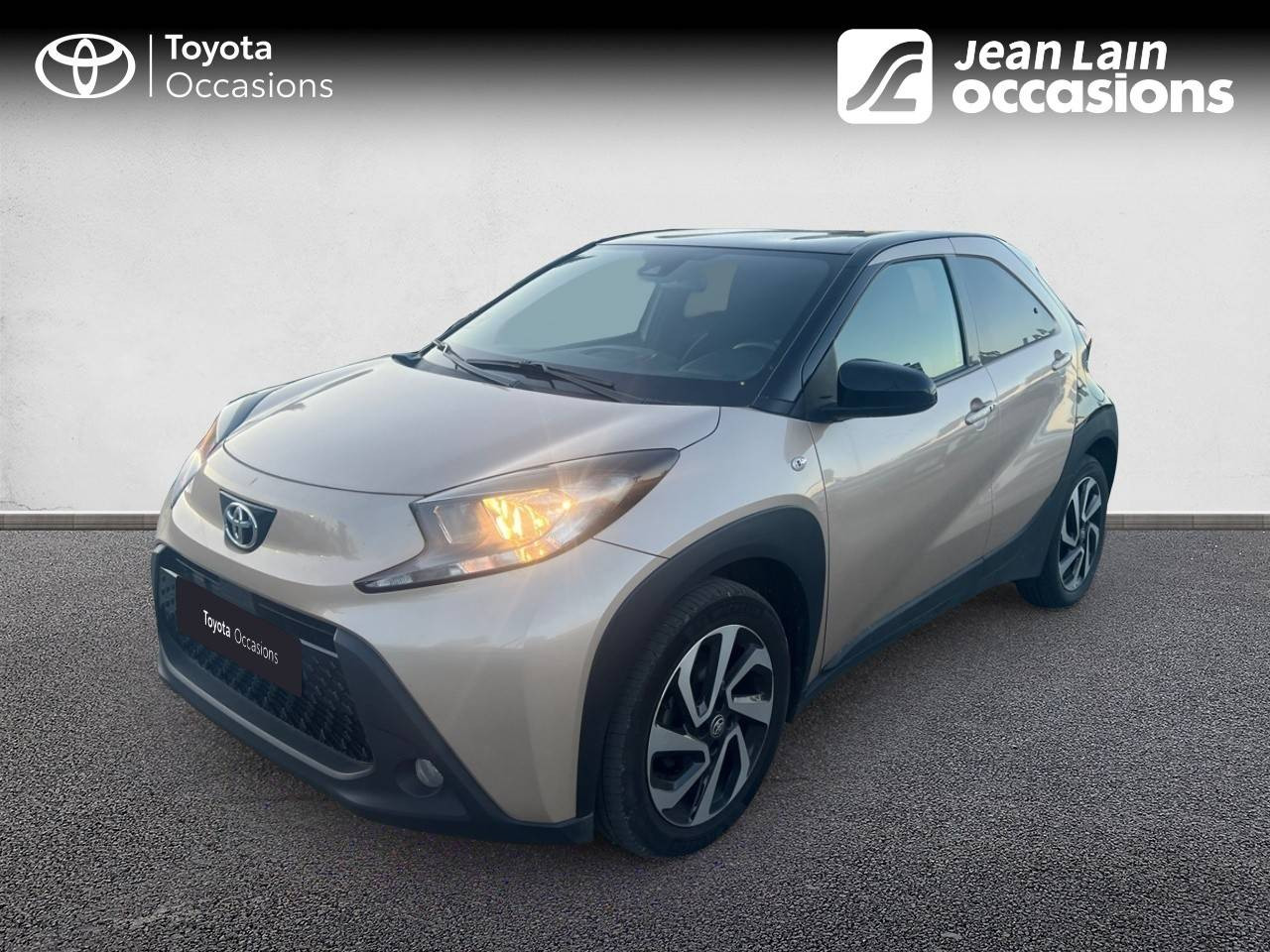Vente en ligne TOYOTA AYGO X Aygo X 1.0 VVT-i 72 Design de 2023 au prix de 14 390 €