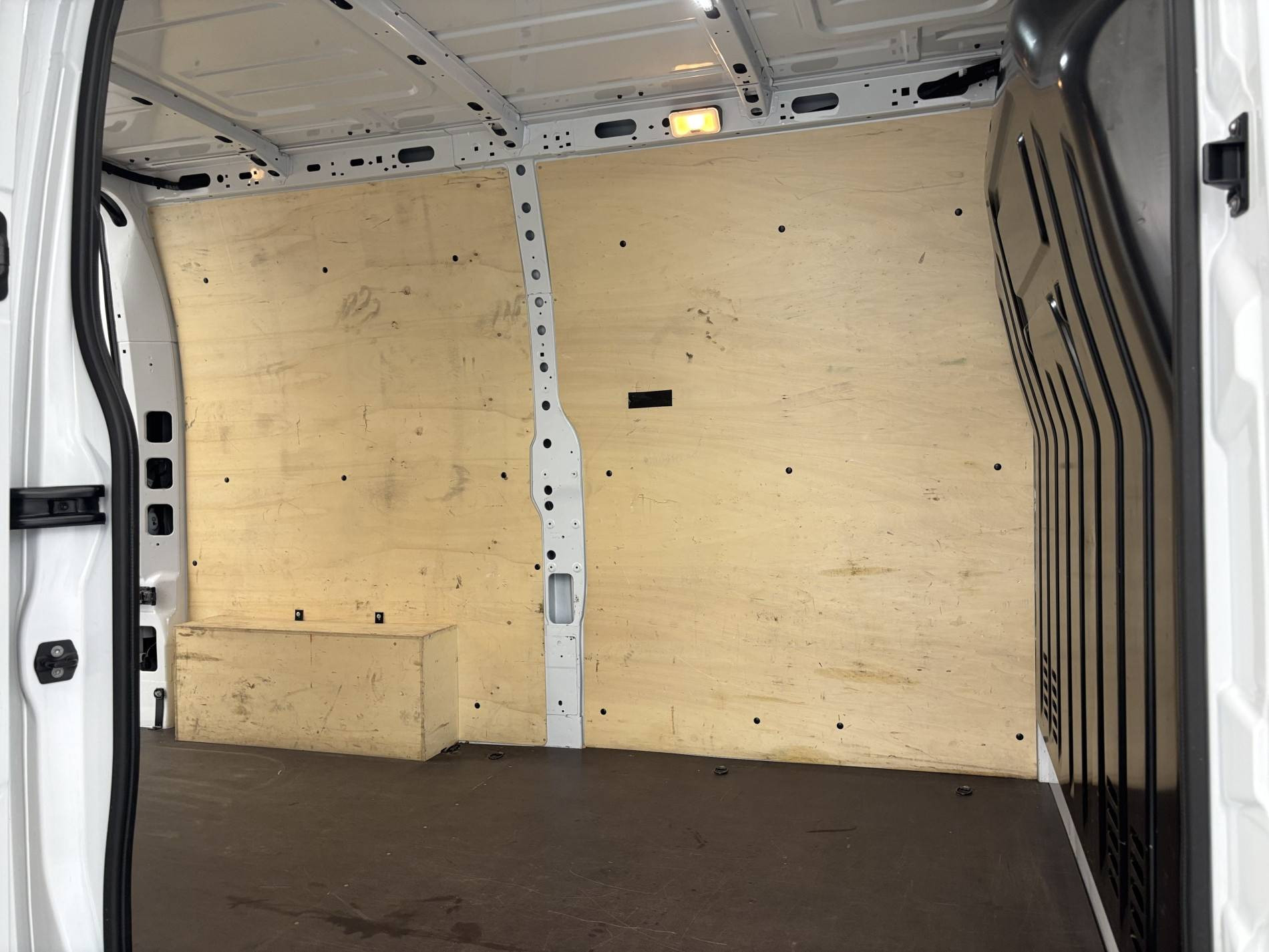 Vente en ligne Renault Master Fourgon MASTER FGN TRAC F3500 L2H2 BLUE DCI 135 au prix de 24 990 €