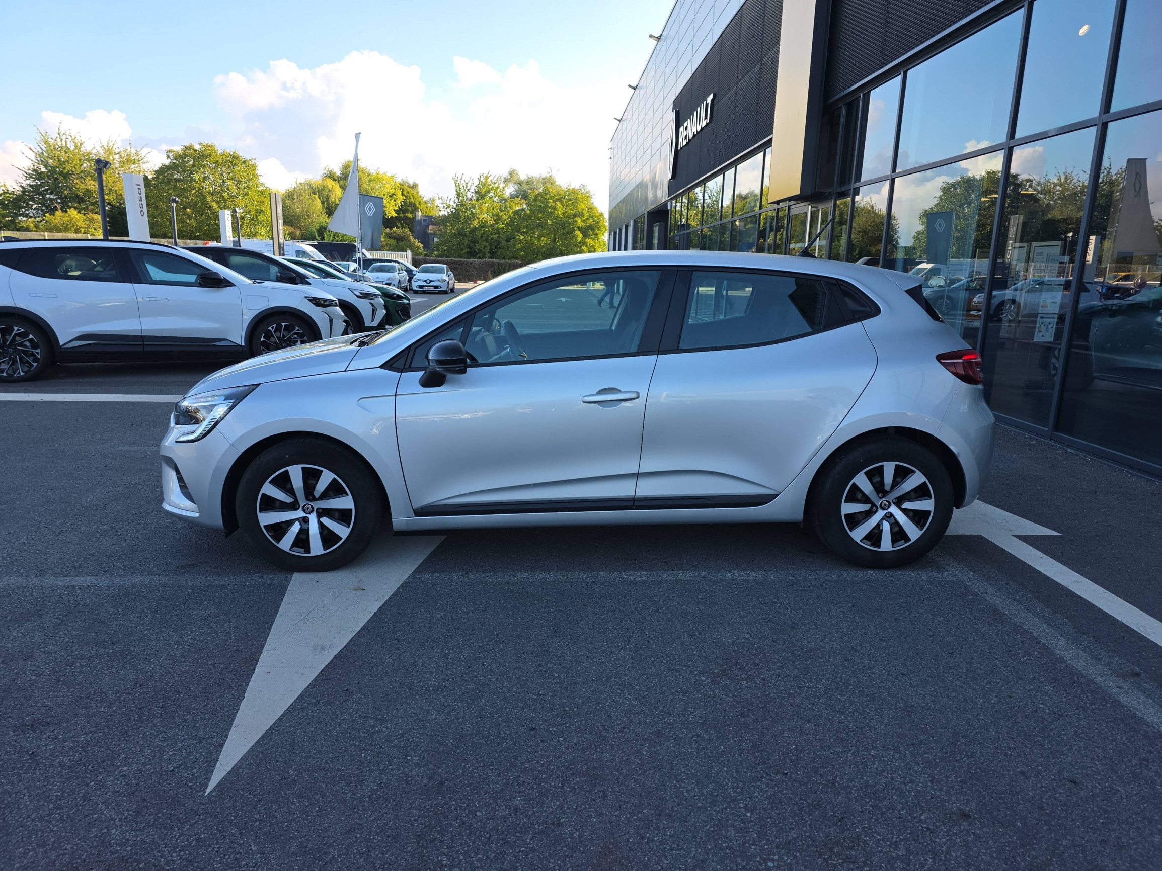 Vente en ligne Renault Clio 5 Clio TCe 90 au prix de 13 490 €