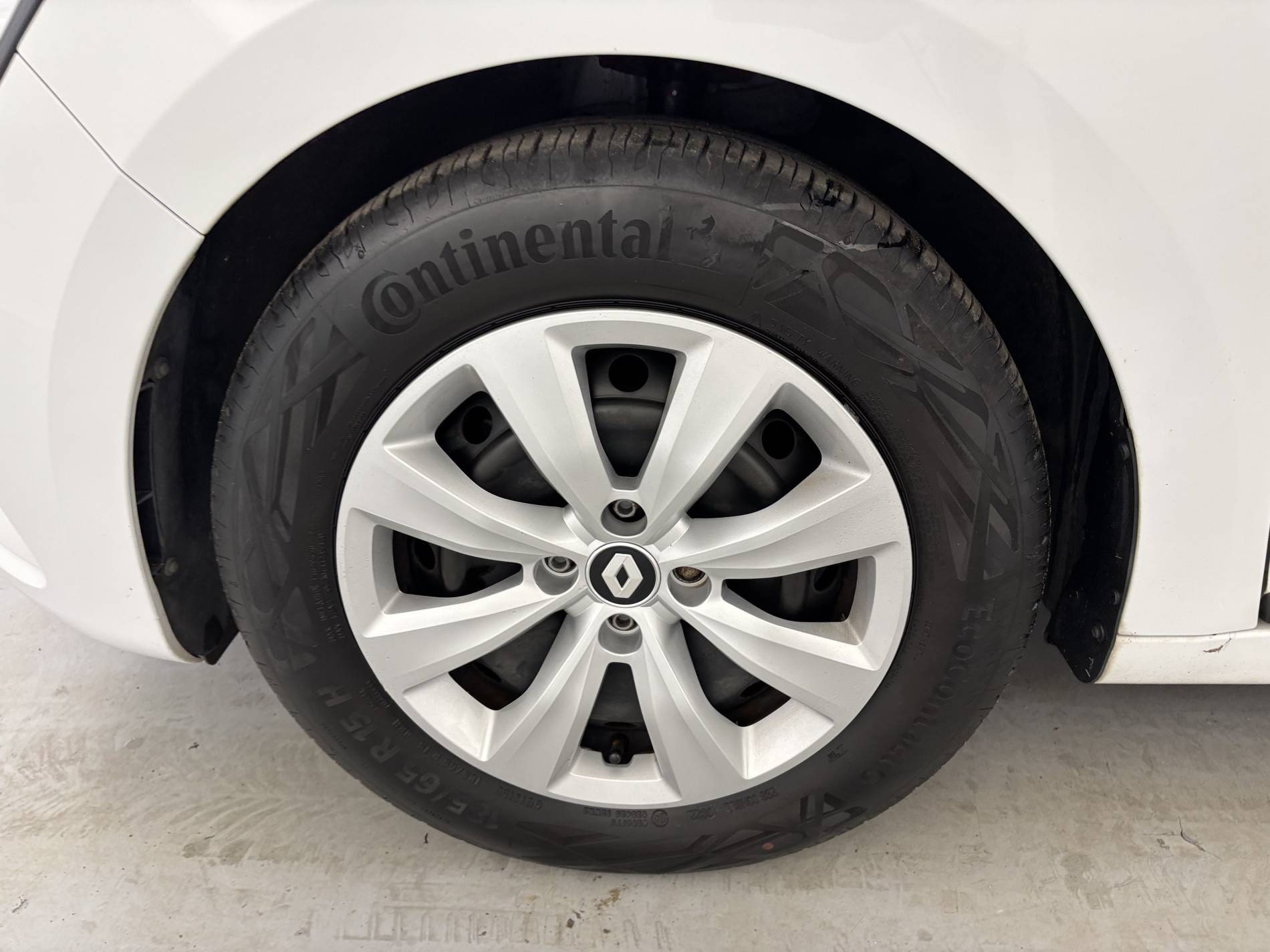 Vente en ligne Renault Clio 5 Clio SCe 65 au prix de 12 990 €