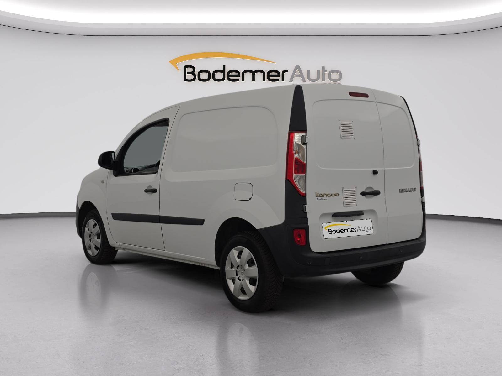 Vente en ligne Renault Kangoo Express  BLUE DCI 80 au prix de 10 490 €