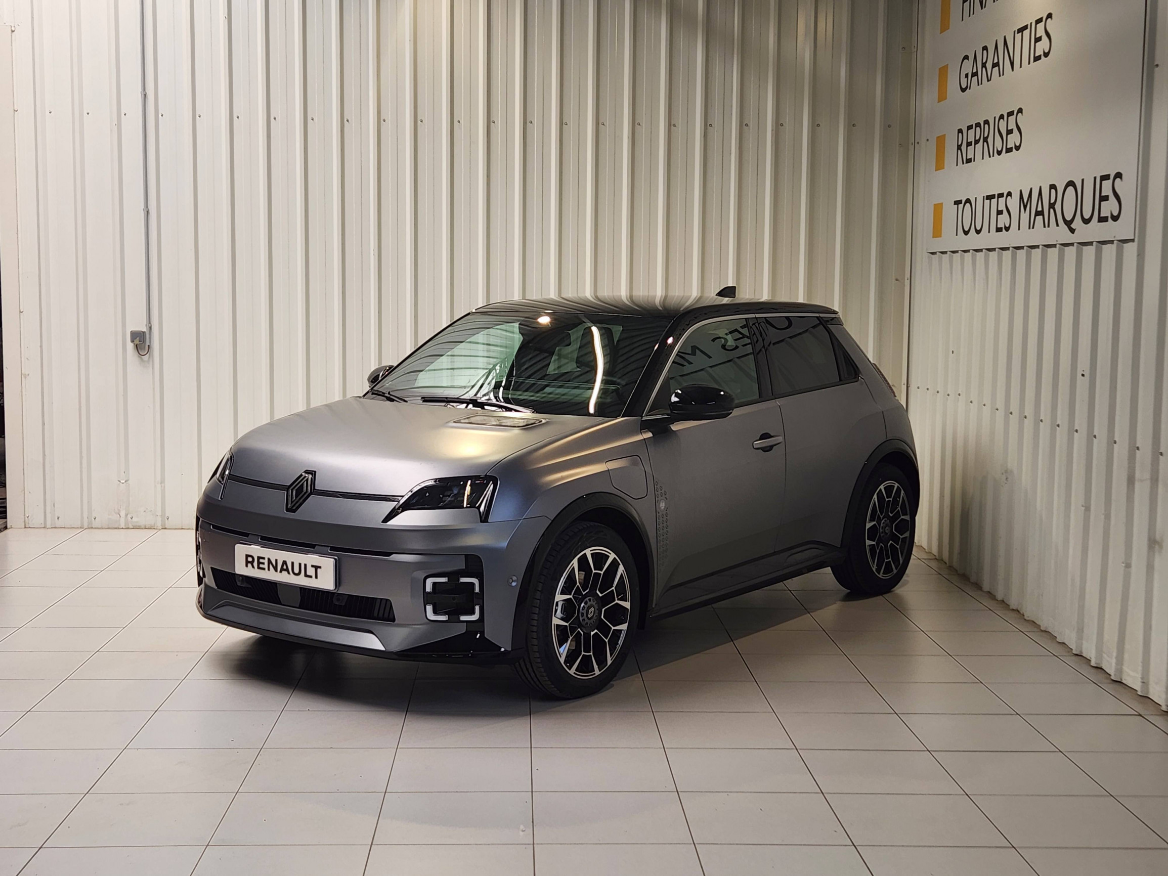 Renault R5 E-Tech  150 ch autonomie confort occasion de 2026 en vente à Morlaix