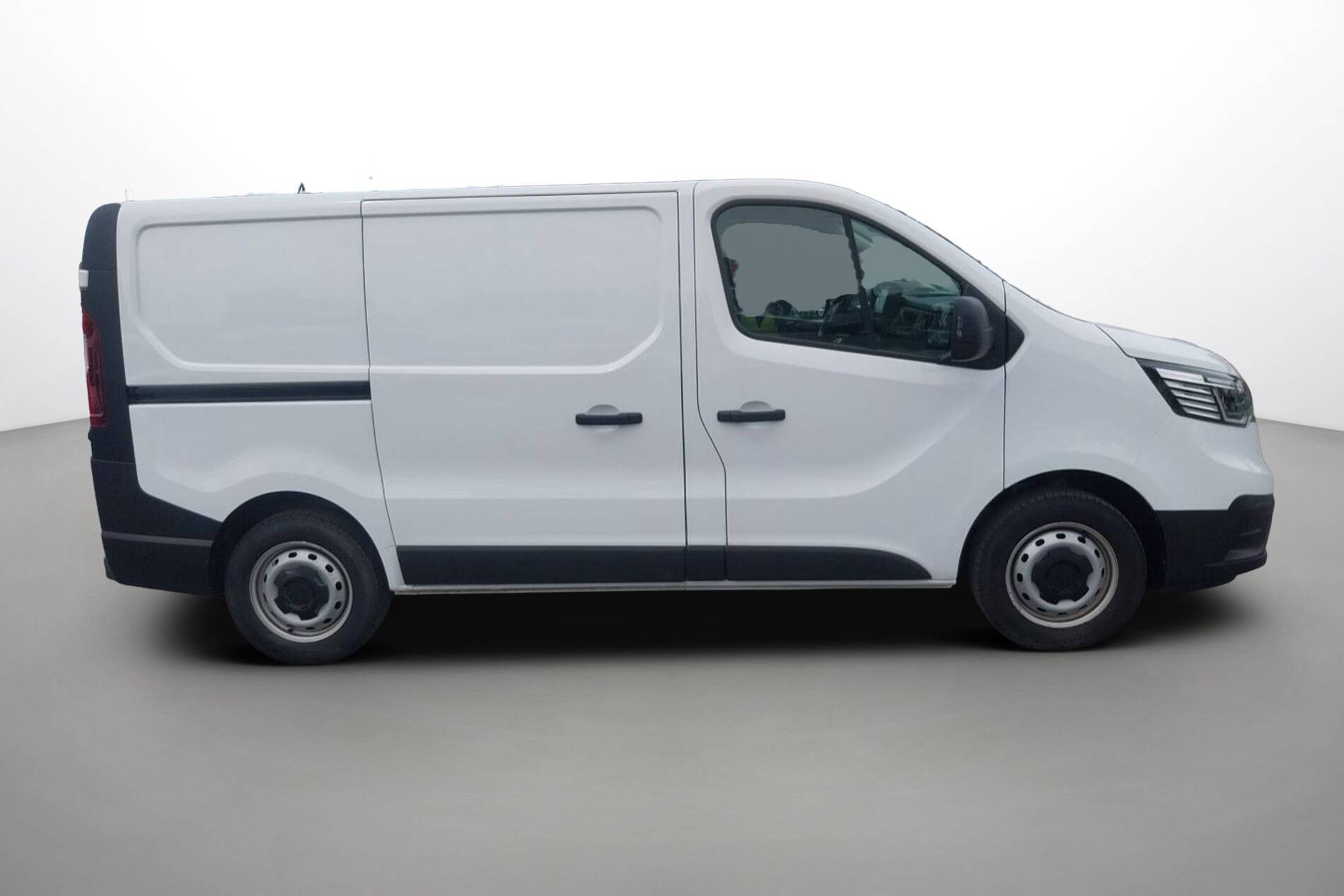 Vente en ligne Renault Trafic 3 Fourgon TRAFIC FG BLUE DCI 130 L1H1 3T GSR2 au prix de 24 500 €