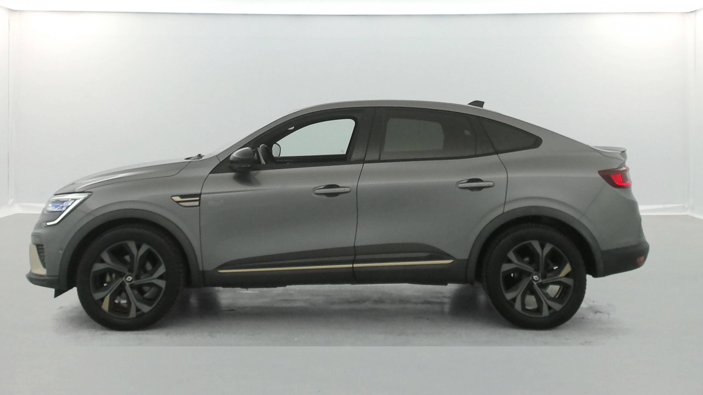 Vente en ligne Renault Arkana  E-Tech hybride 145 - 22 au prix de 22 390 €