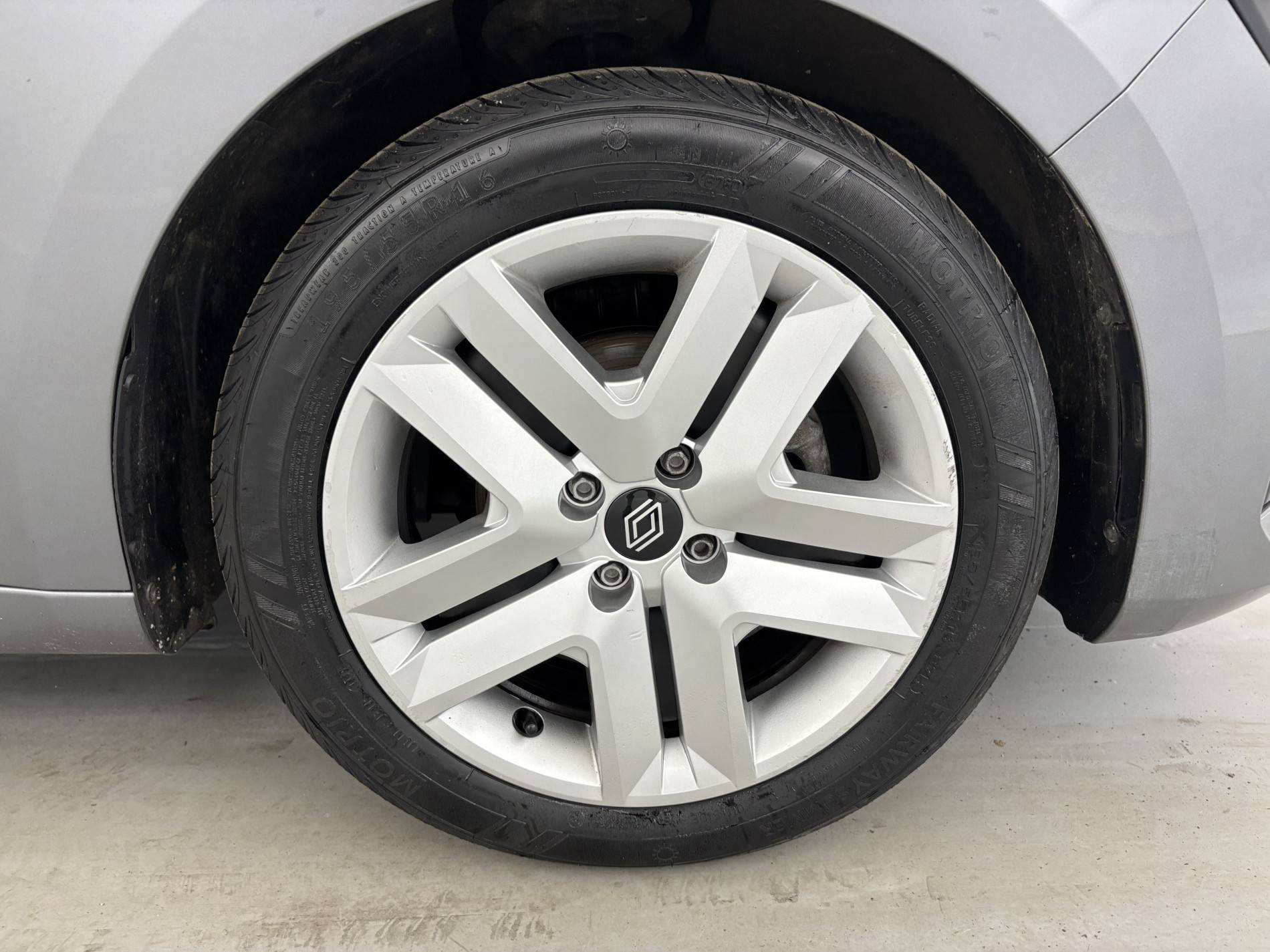 Vente en ligne Renault Clio 5 Clio TCe 90 au prix de 14 490 €