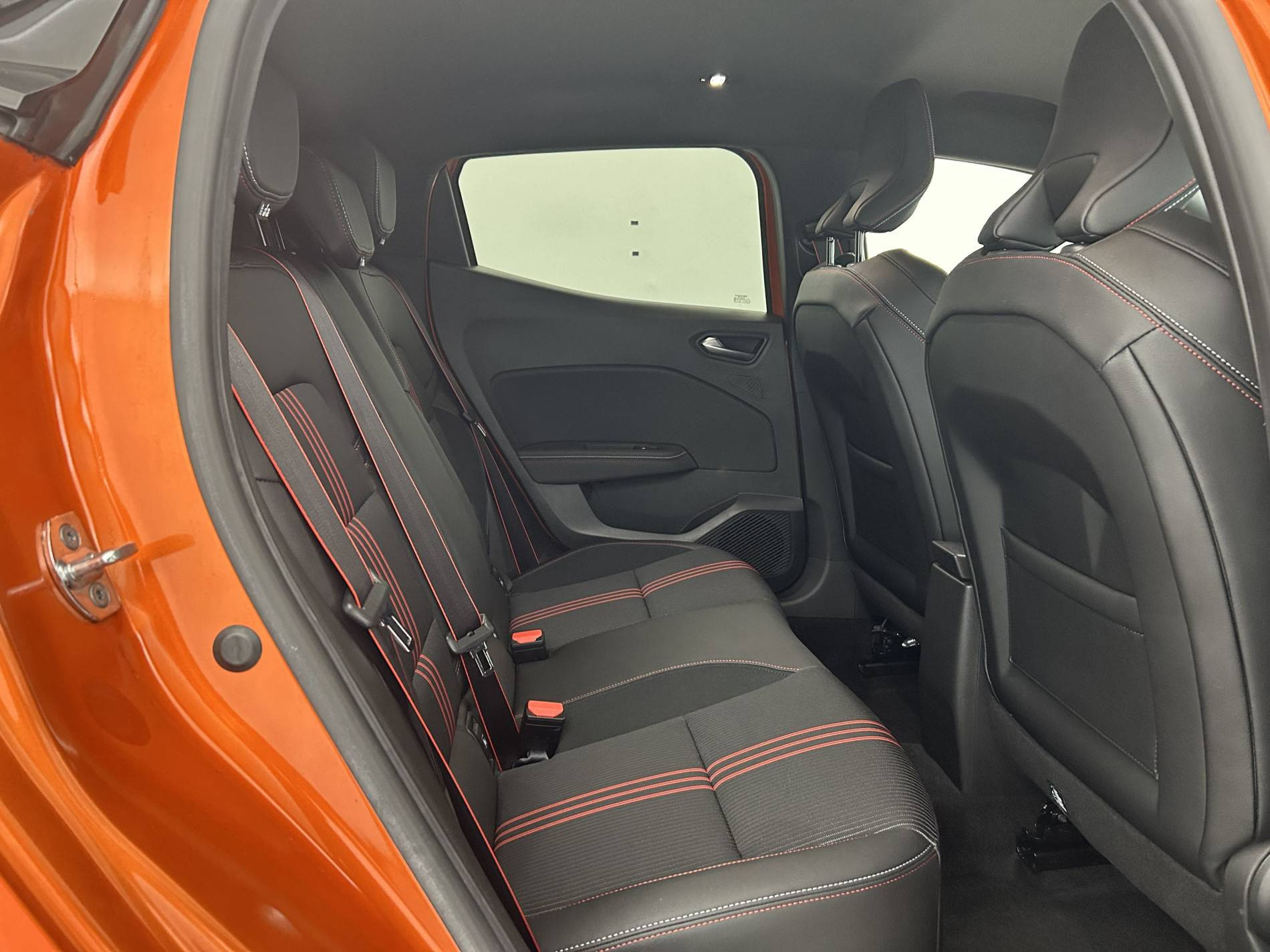 Vente en ligne Renault Clio 5 Clio TCe 140 - 21N au prix de 14 990 €