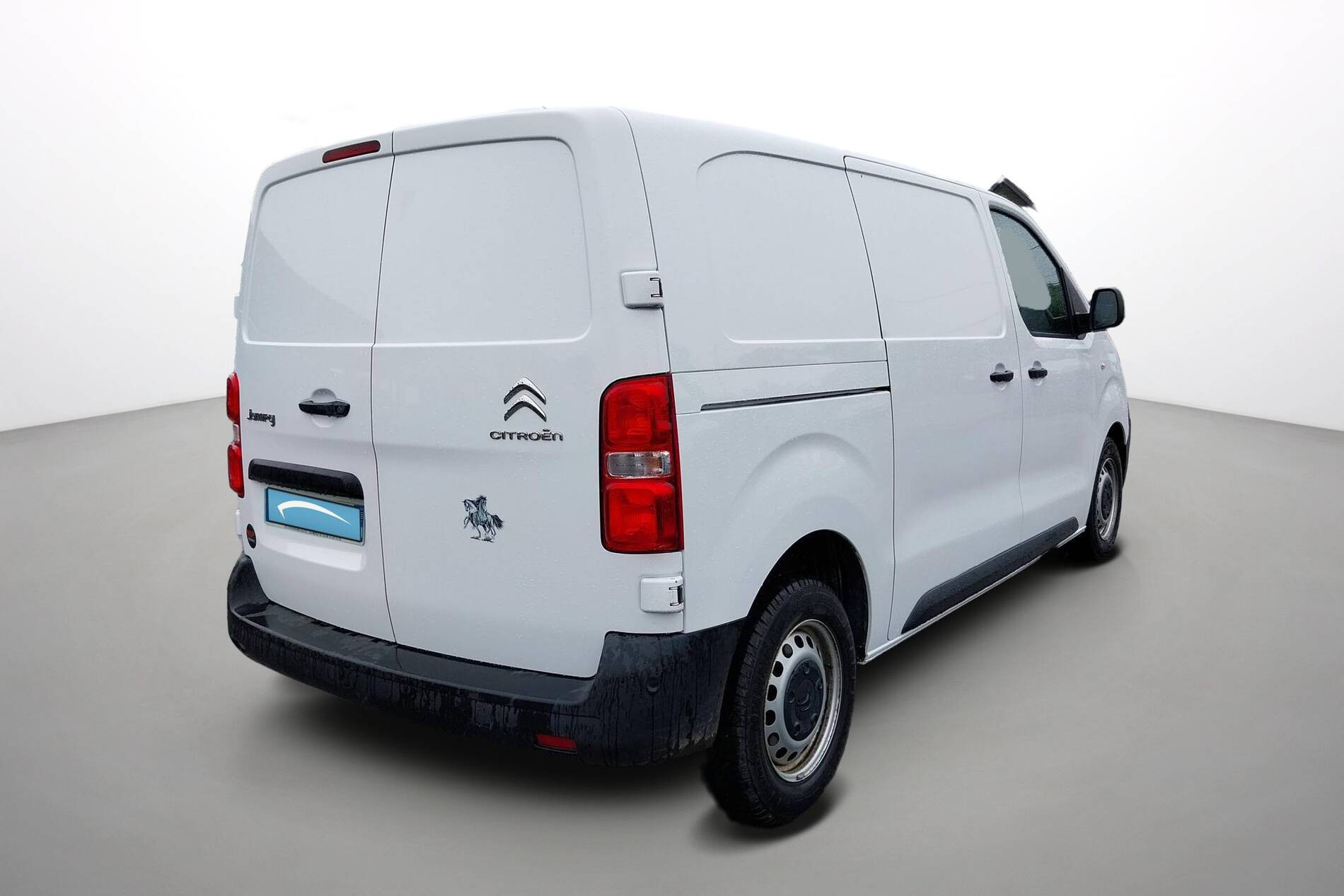 Vente en ligne Citroën Jumper Fourgon JUMPY FGN M BLUEHDI 120 S&S BVM6 au prix de 19 490 €