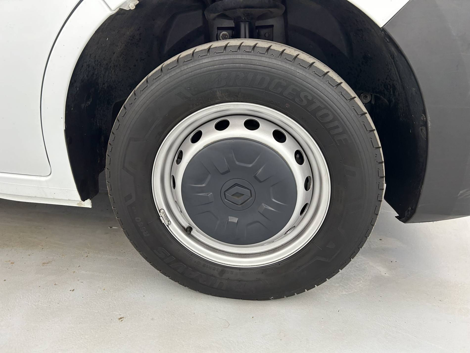 Vente en ligne Renault Master Fourgon MASTER FGN TRAC F3500 L2H2 BLUE DCI 135 au prix de 26 990 €