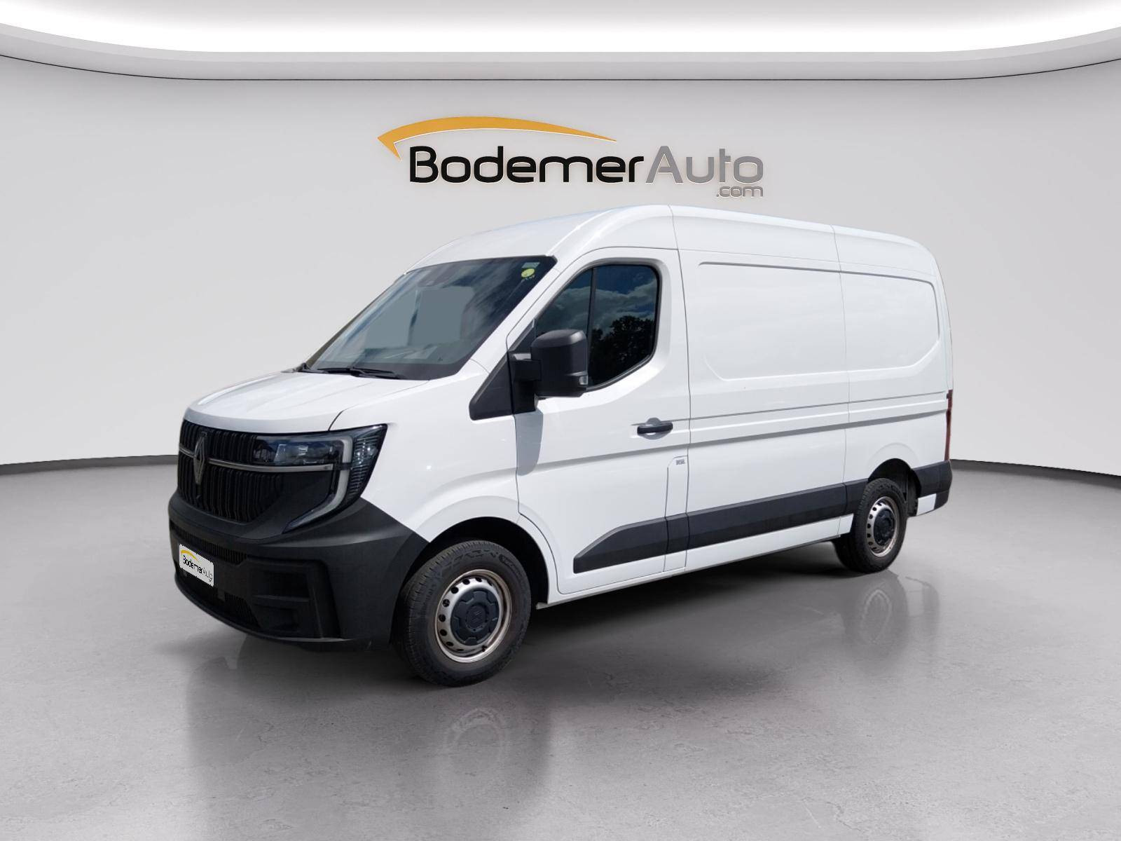 Renault Master Fourgon MASTER FG BLUE DCI 130 L2H2 3T5 TR occasion de 2025 en vente à Loudéac