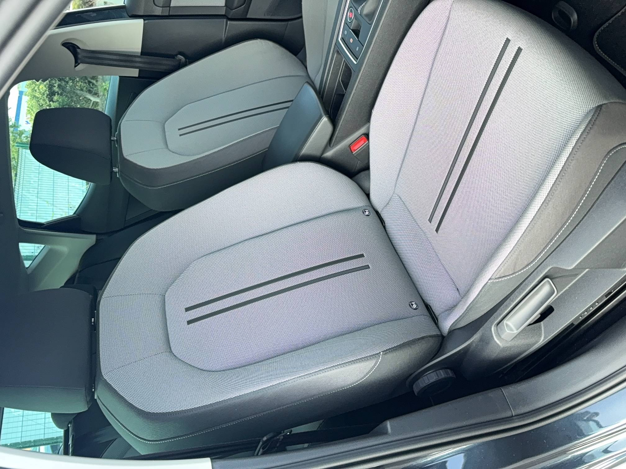 Vente en ligne Seat Leon Sportstourer  1.0 TSI 110 BVM6 au prix de 15 990 €