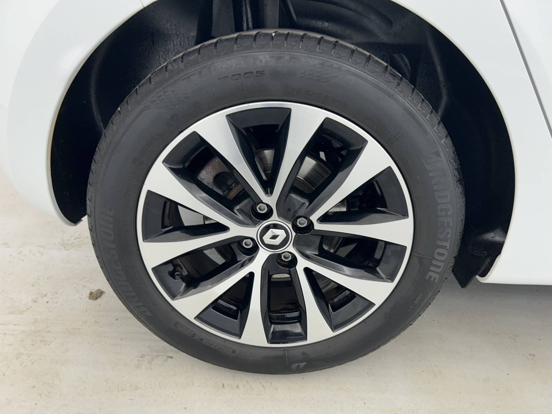 Vente en ligne Renault Clio 5 Clio TCe 90 au prix de 15 490 €