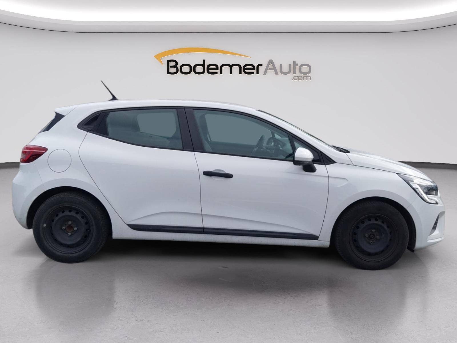 Vente en ligne Renault Clio 5 CLIO SOCIETE BLUE DCI 100 - 21N au prix de 11 990 €