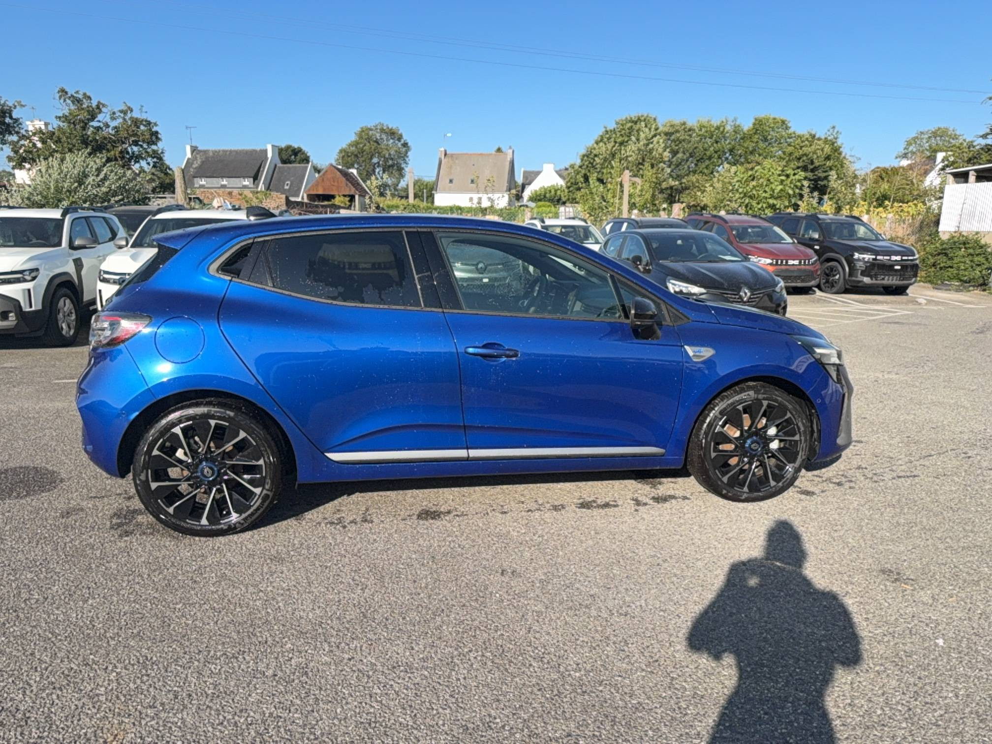 Vente en ligne Renault Clio 5 Clio E-Tech full hybrid 145 au prix de 22 490 €