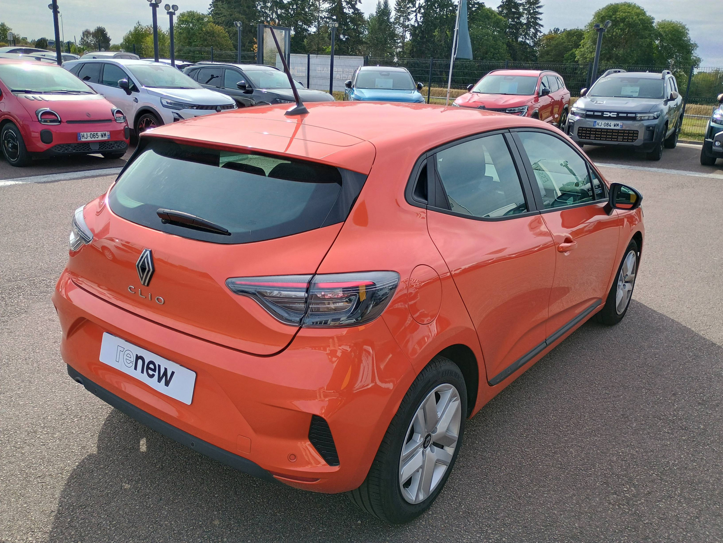 Vente en ligne Renault Clio 5 Clio Eco-G 100 ch GSR2 au prix de 14 291 €