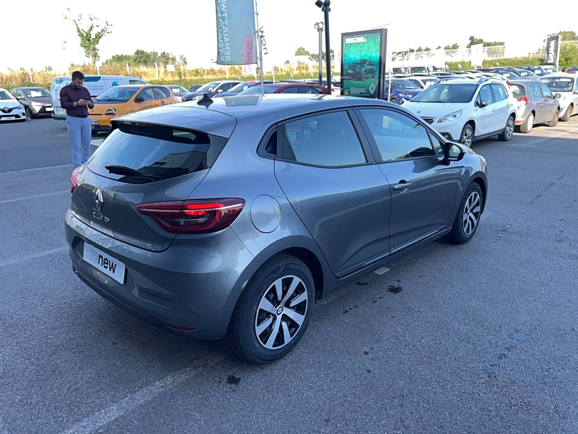 Vente en ligne Renault Clio 5 Clio TCe 90 au prix de 14 290 €