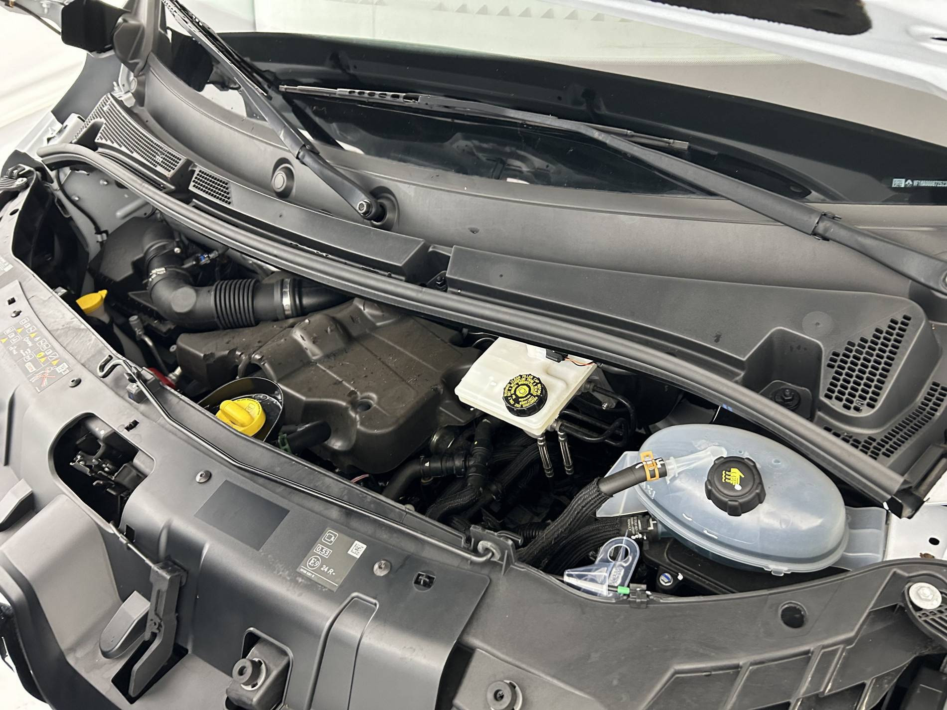 Vente en ligne Renault Master Fourgon  L2H2 BLUE DCI 135  au prix de 25 690 €