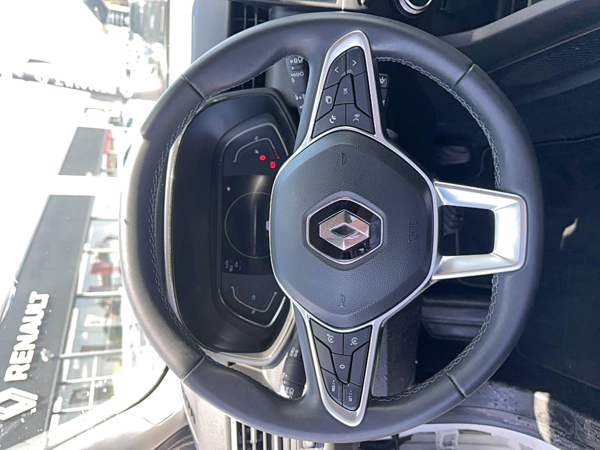 Vente en ligne Renault Clio 5 Clio E-Tech full hybrid 145 au prix de 15 790 €