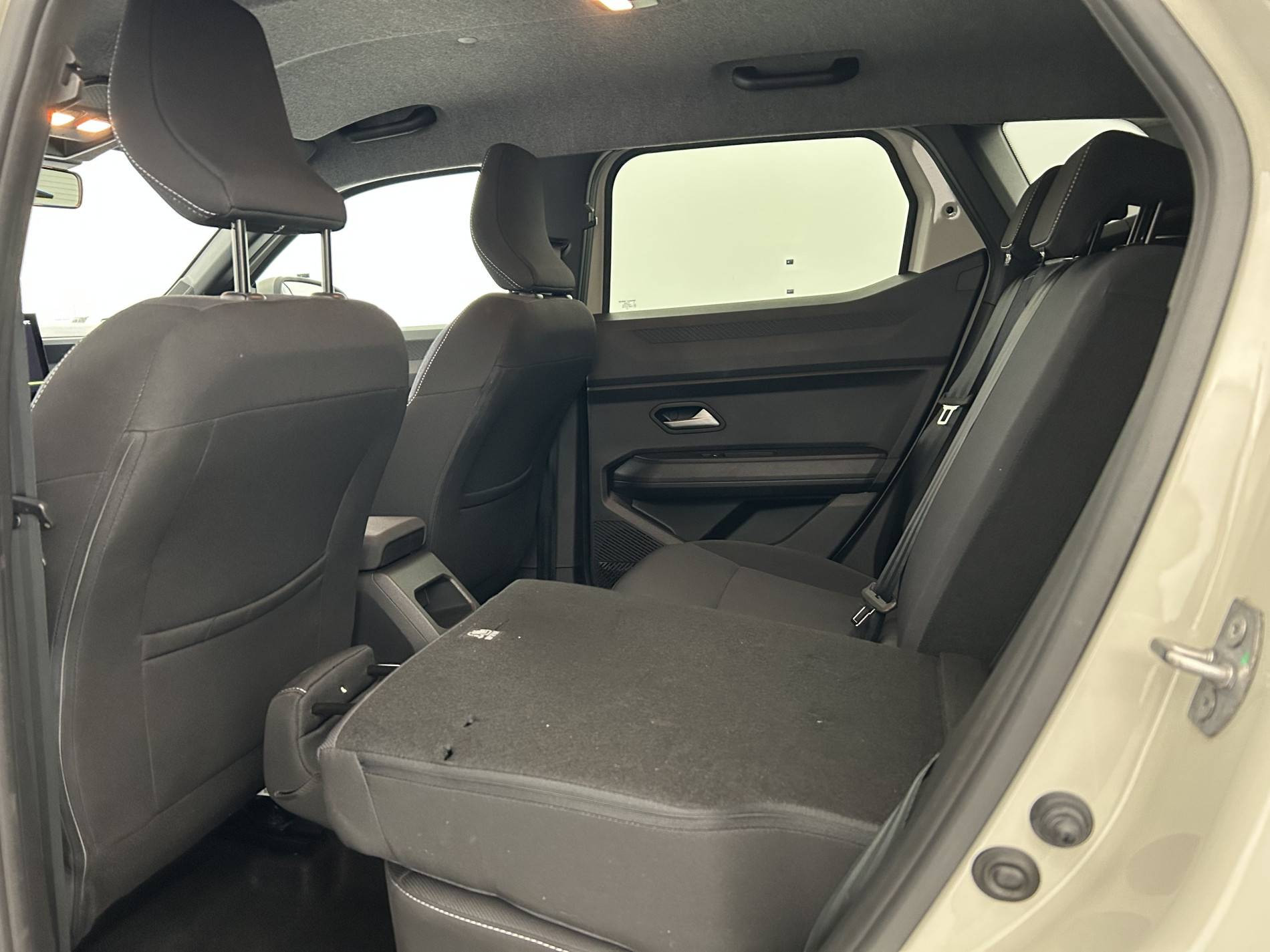 Vente en ligne Dacia Duster  Hybrid 140 au prix de 26 390 €