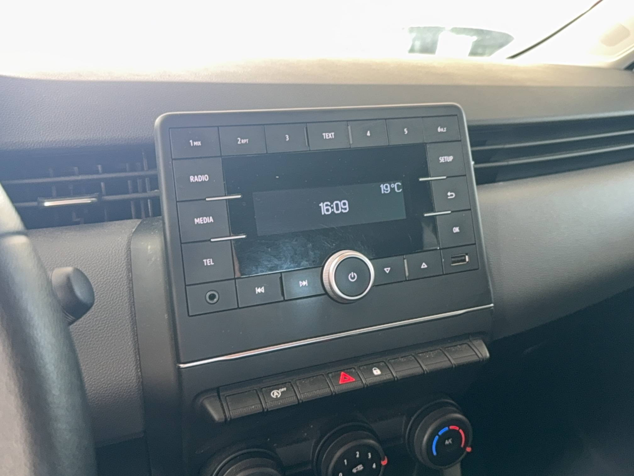 Vente en ligne Renault Clio 5 Clio SCe 65 au prix de 11 490 €