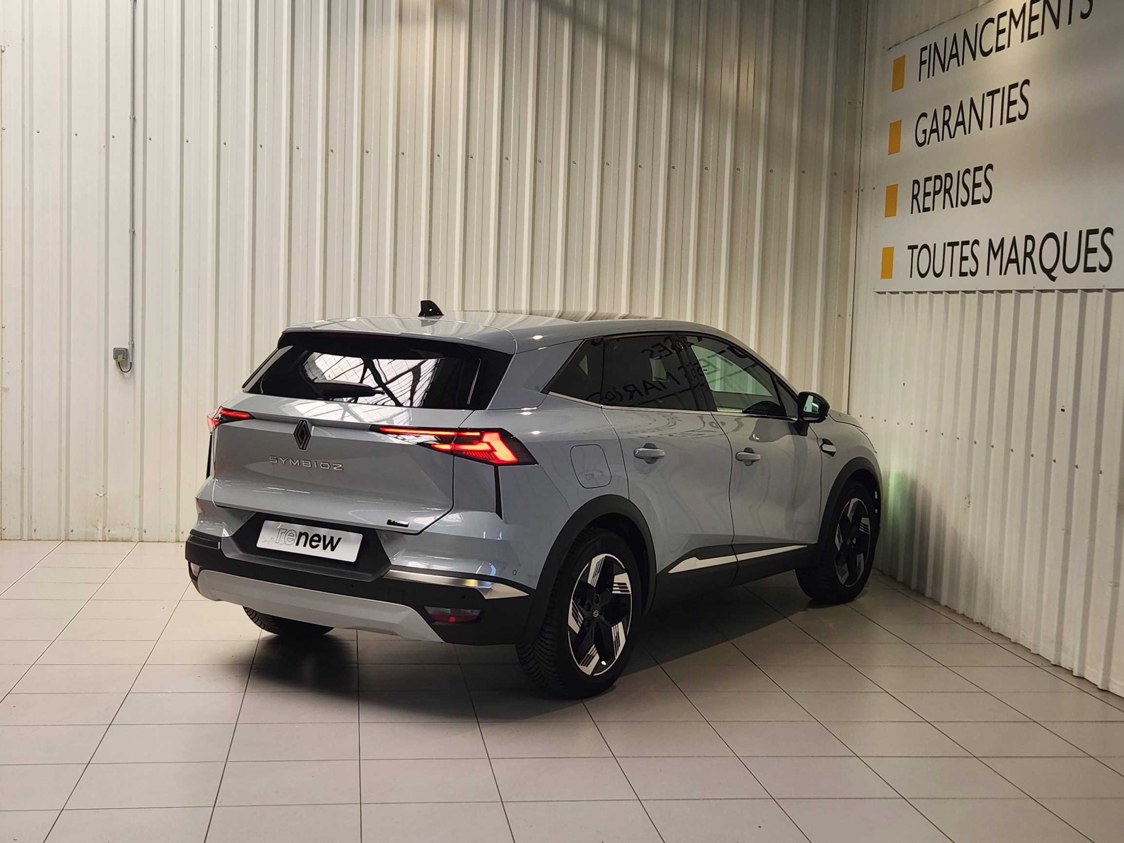 Vente en ligne Renault Symbioz  E-Tech full hybrid 145 au prix de 31 390 €