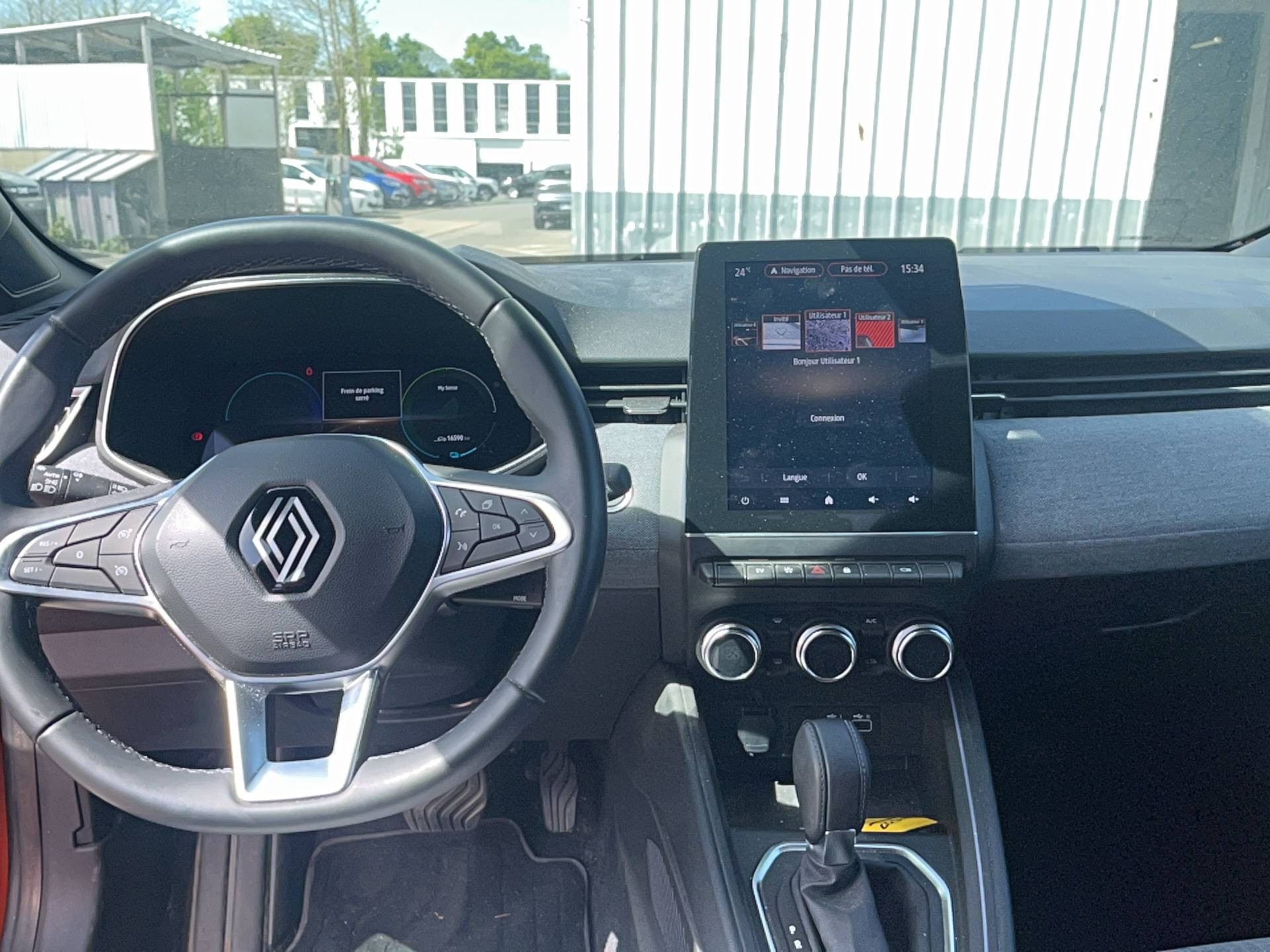 Vente en ligne Renault Clio 5 Clio E-Tech full hybrid 145 au prix de 18 990 €